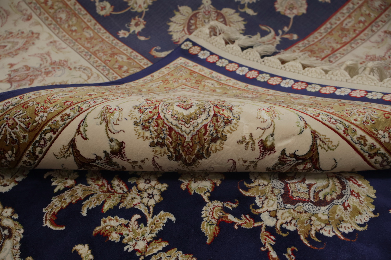 Traditional Style Qum Area Rug 7x10 Featuring Classic Floral Motifs