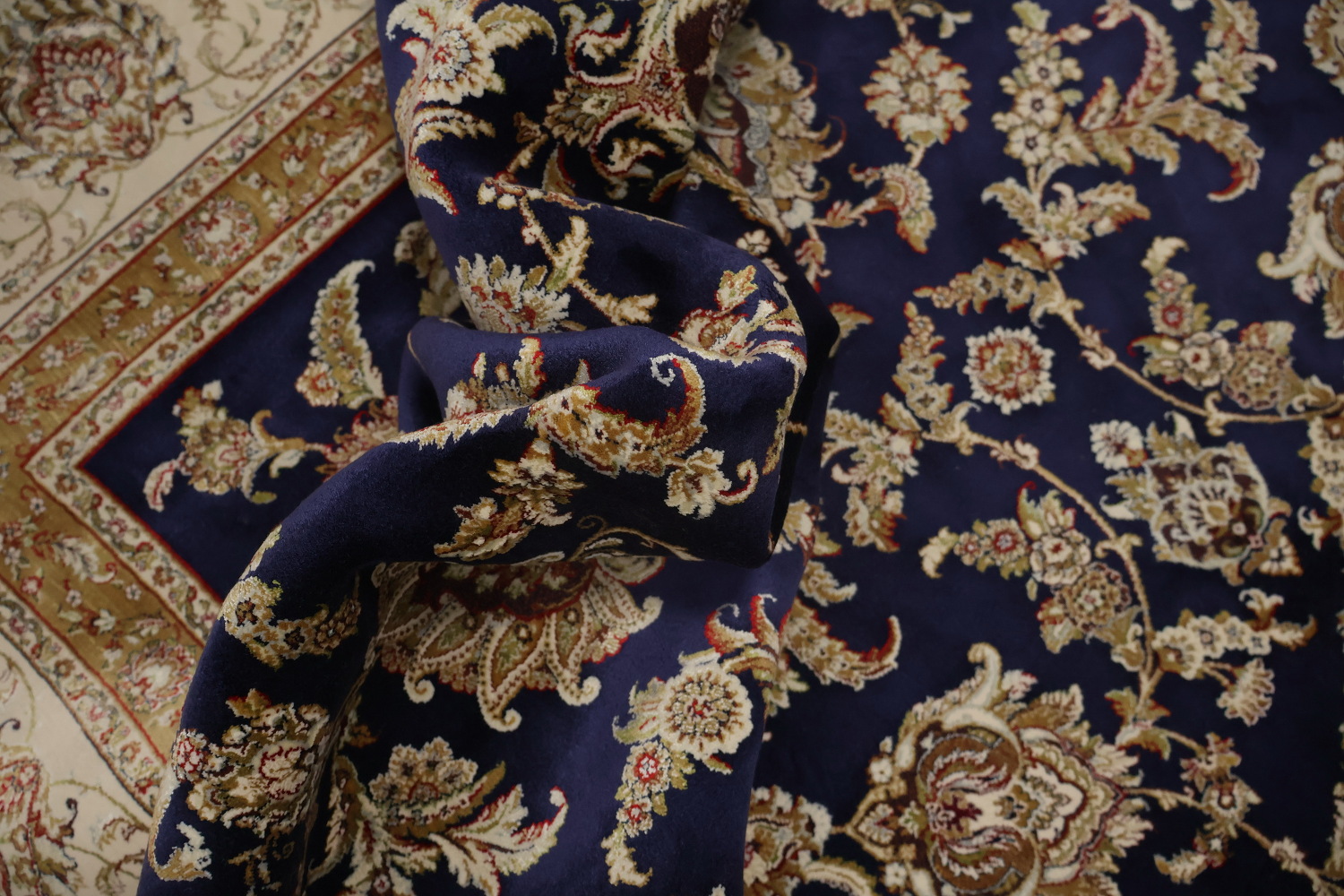 Traditional Style Qum Area Rug 7x10 Featuring Classic Floral Motifs