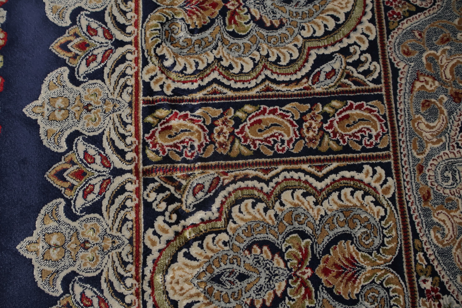 Elegant Handcrafted Qum Area Rug 7x10 with Timeless Classic Design
