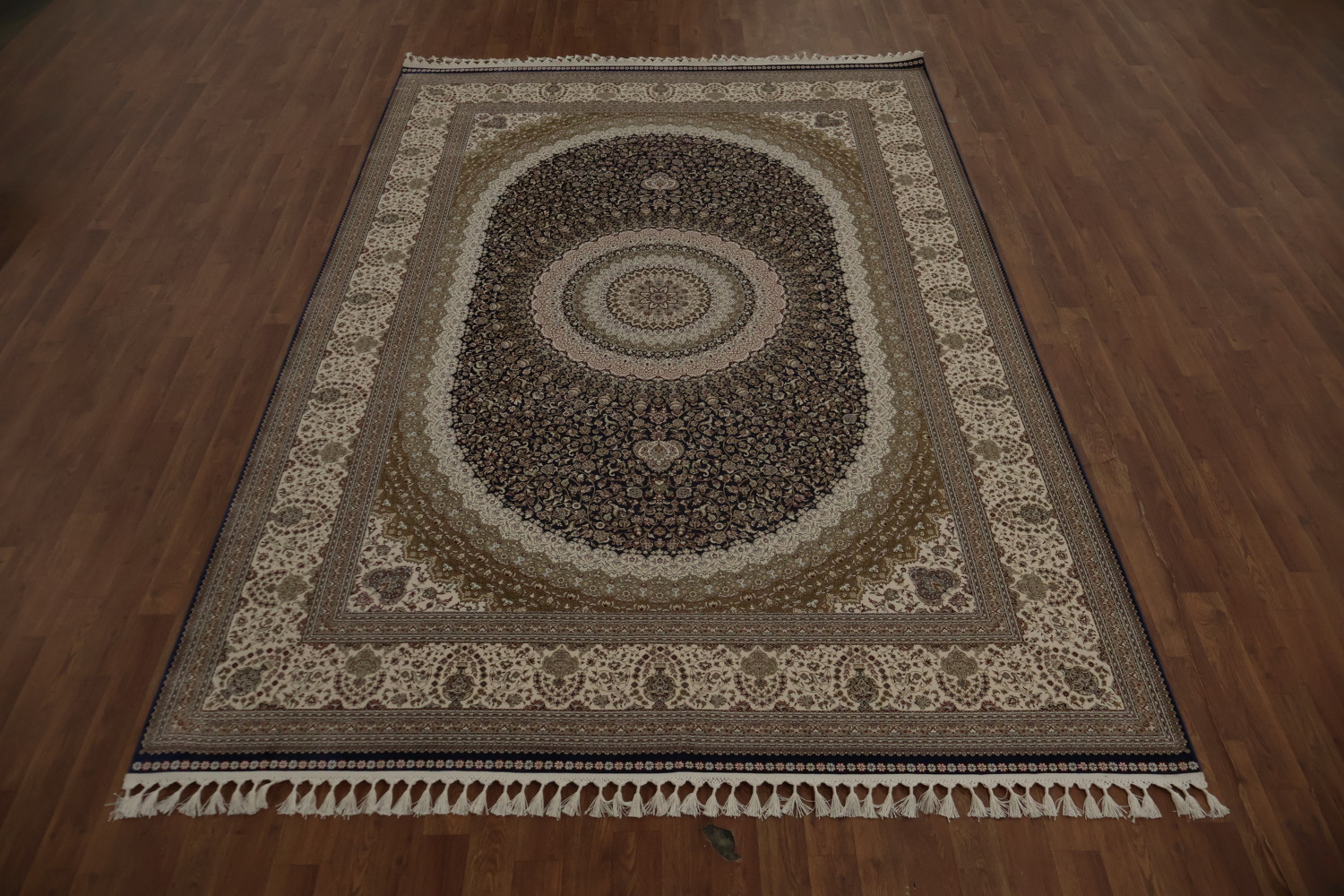 Stylish Medallion Qum Area Rug 7x10 with Delicate Floral Motifs