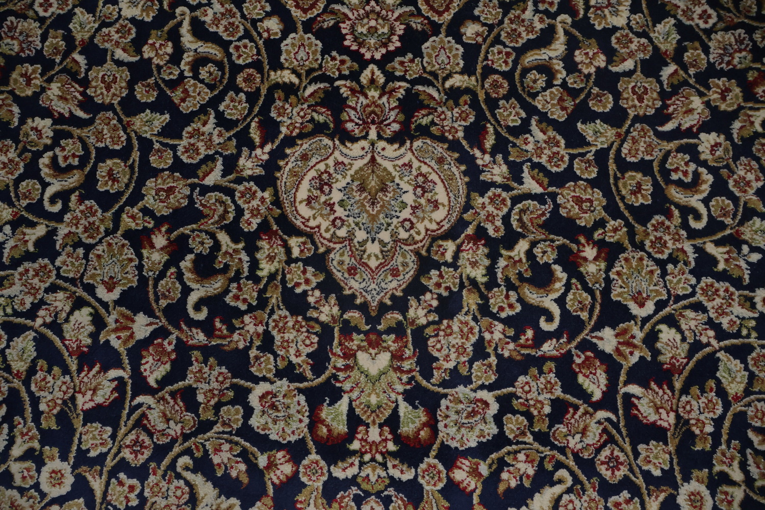 Stylish Medallion Qum Area Rug 7x10 with Delicate Floral Motifs