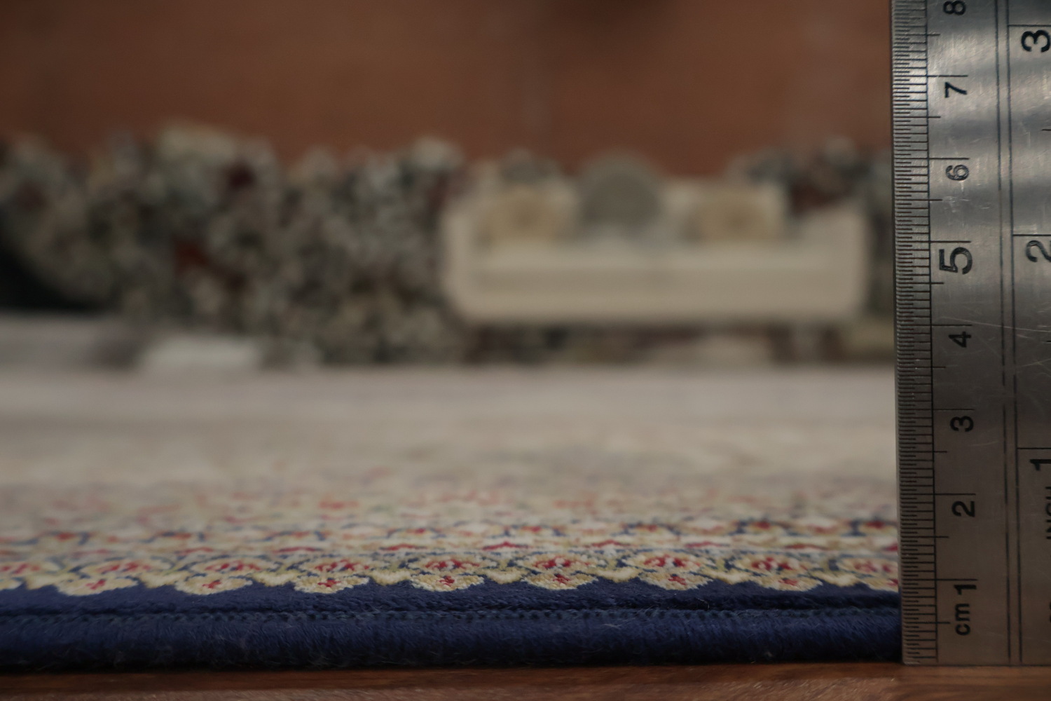 Stylish Medallion Qum Area Rug 7x10 with Delicate Floral Motifs