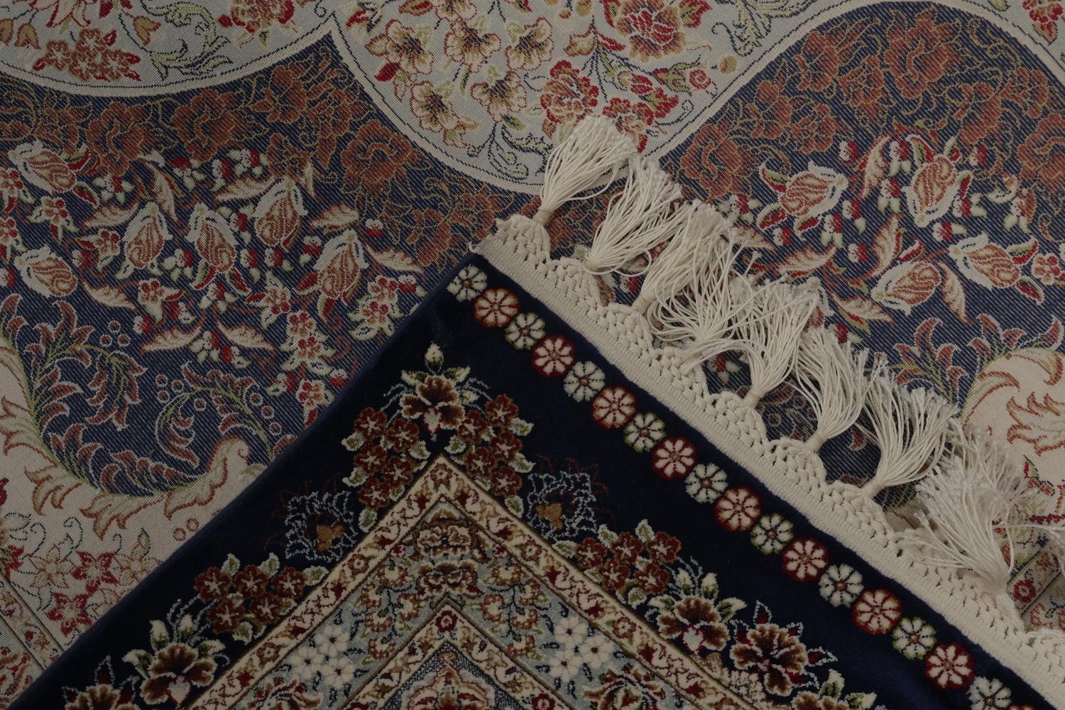 Luxurious Persian Style Rug with Intricate Medallion Design 7x10