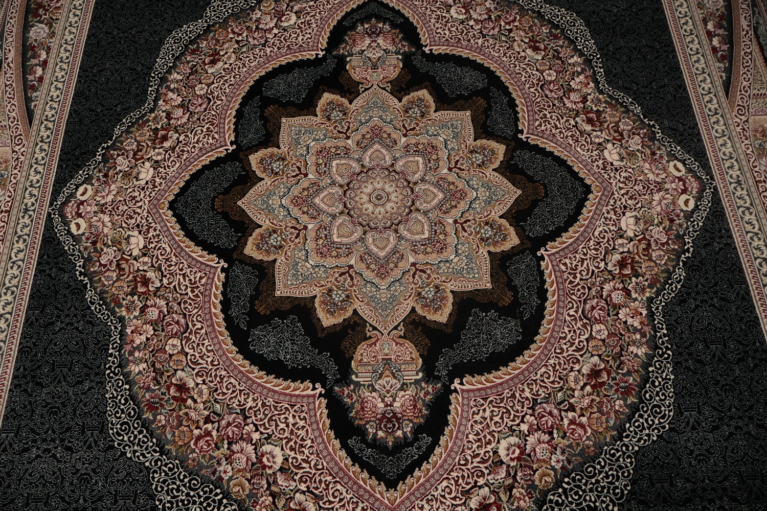 Exquisite Traditional Qum Area Rug 7x10 with Ornate Centerpiece Detail