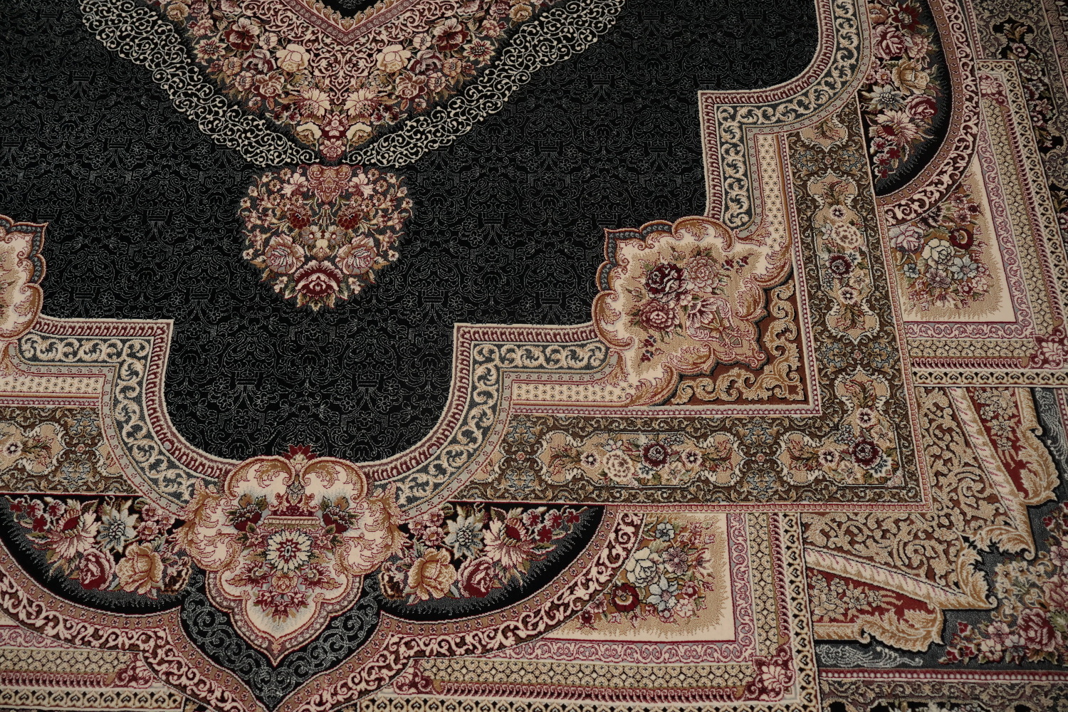 Exquisite Traditional Qum Area Rug 7x10 with Ornate Centerpiece Detail