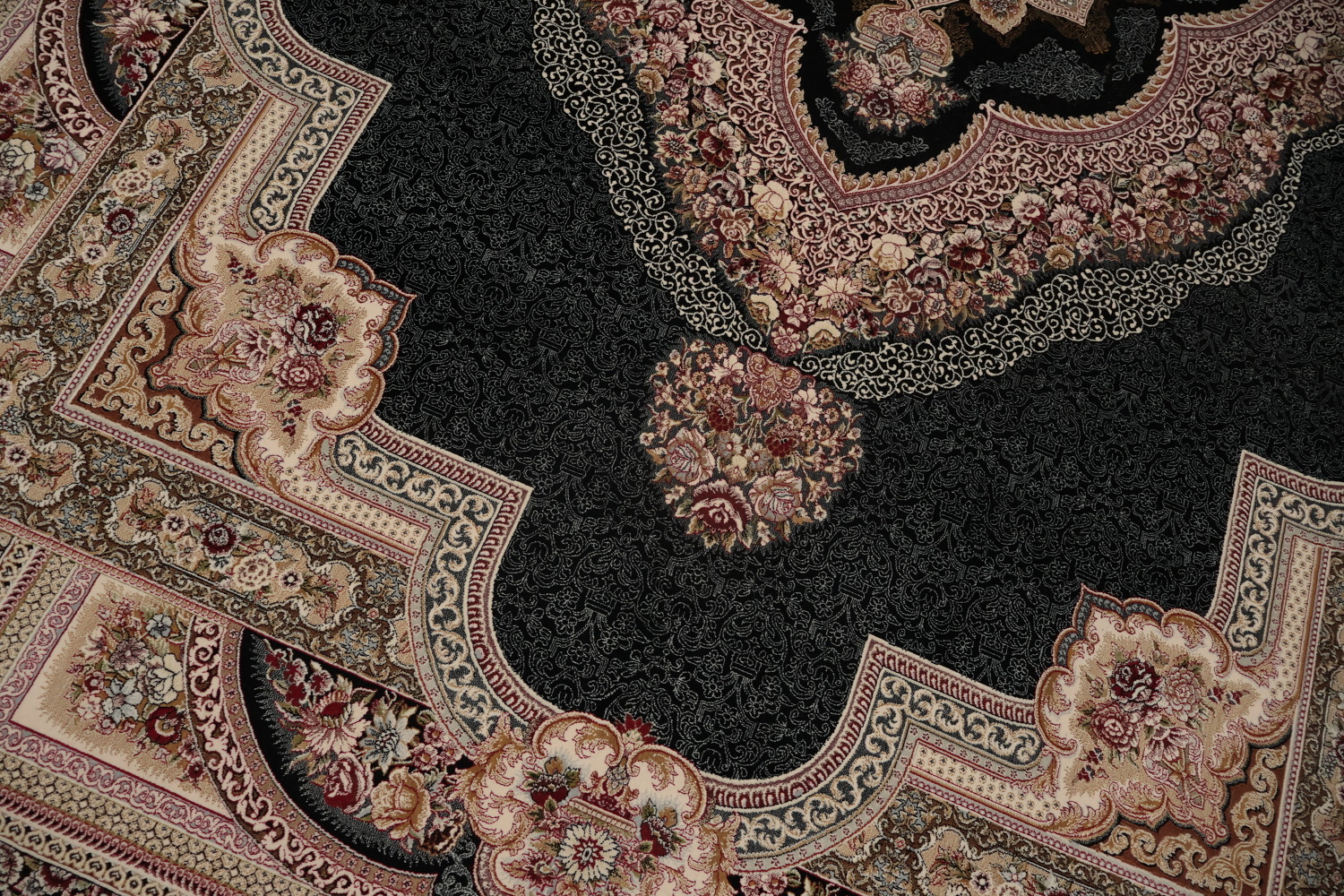 Exquisite Traditional Qum Area Rug 7x10 with Ornate Centerpiece Detail