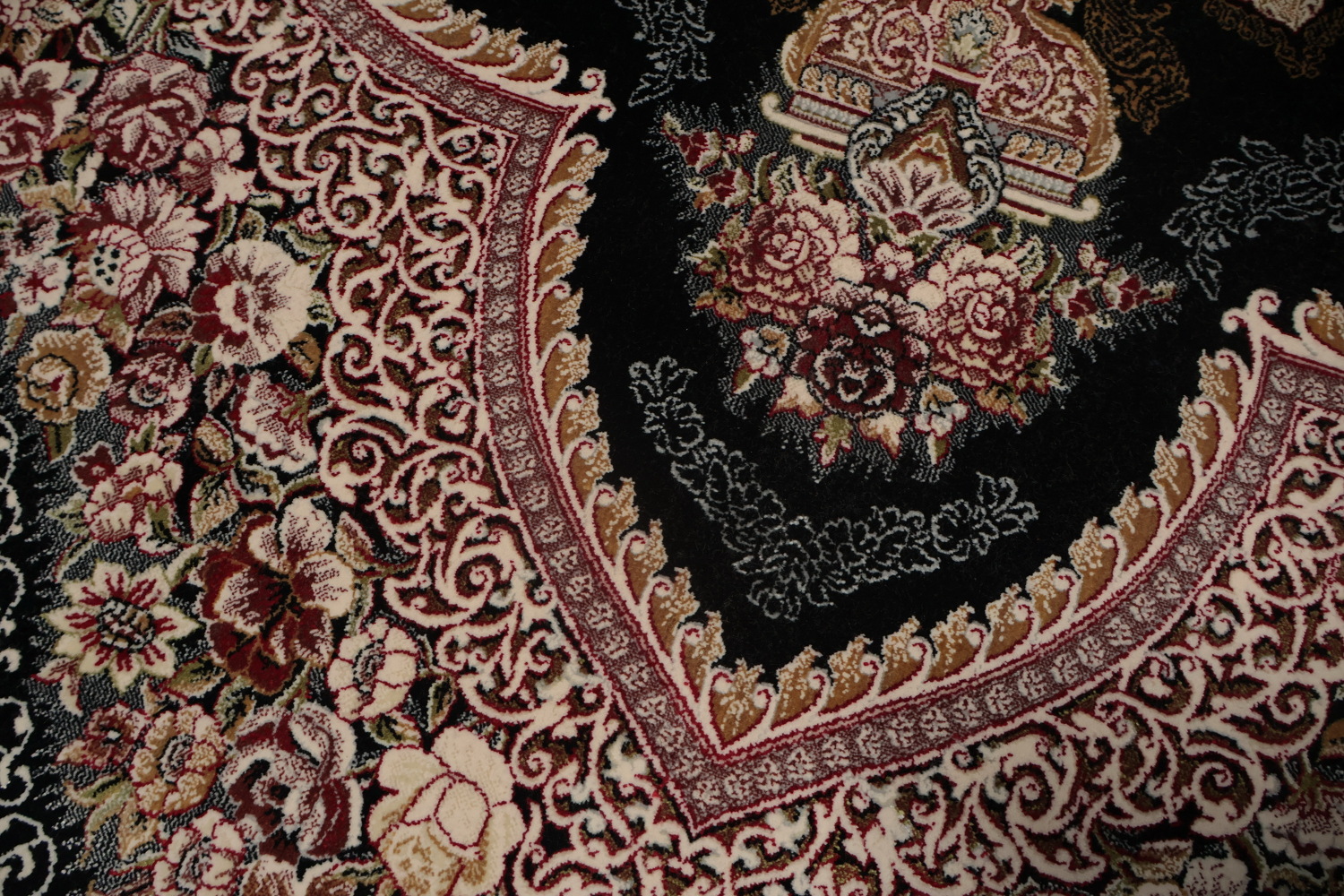Exquisite Traditional Qum Area Rug 7x10 with Ornate Centerpiece Detail