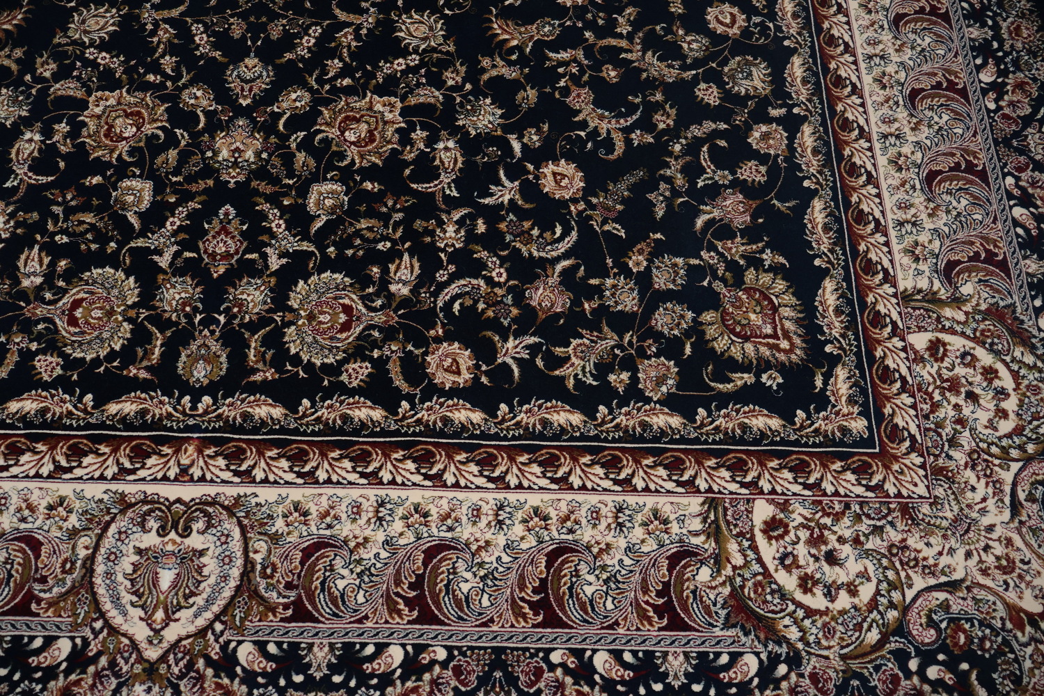 Elegant Persian-Inspired Floral Rug with Navy and Beige Highlights 7x10