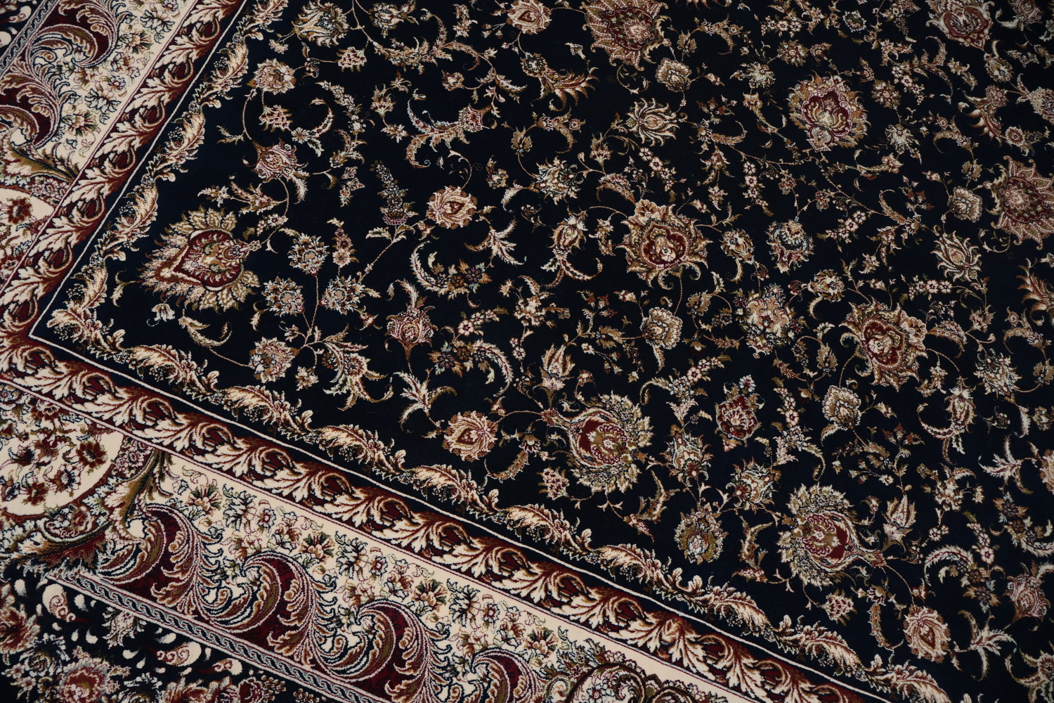 Elegant Persian-Inspired Floral Rug with Navy and Beige Highlights 7x10