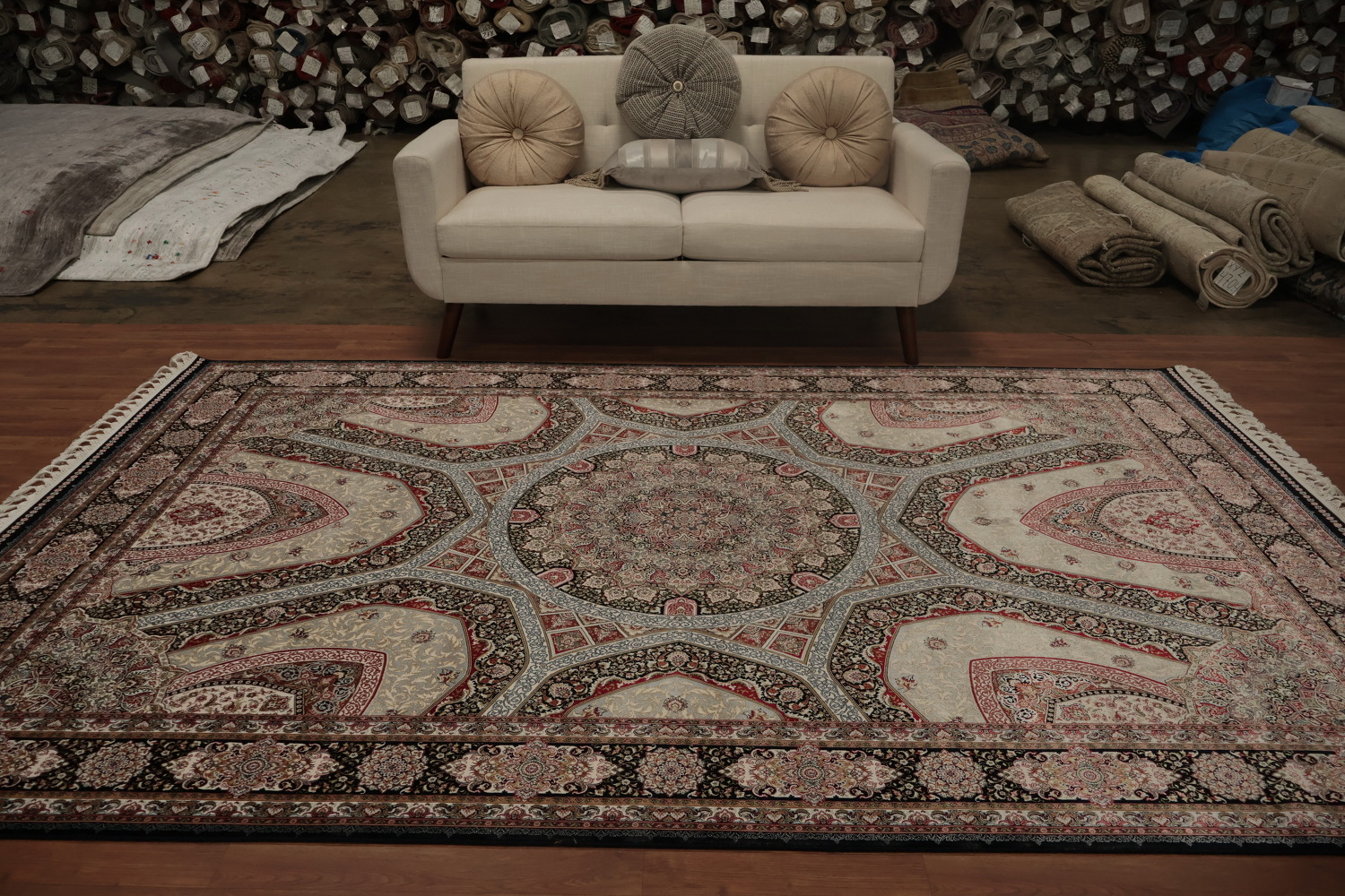 Elegant Traditional Paisley Design Rug with Intricate Patterns 7x10