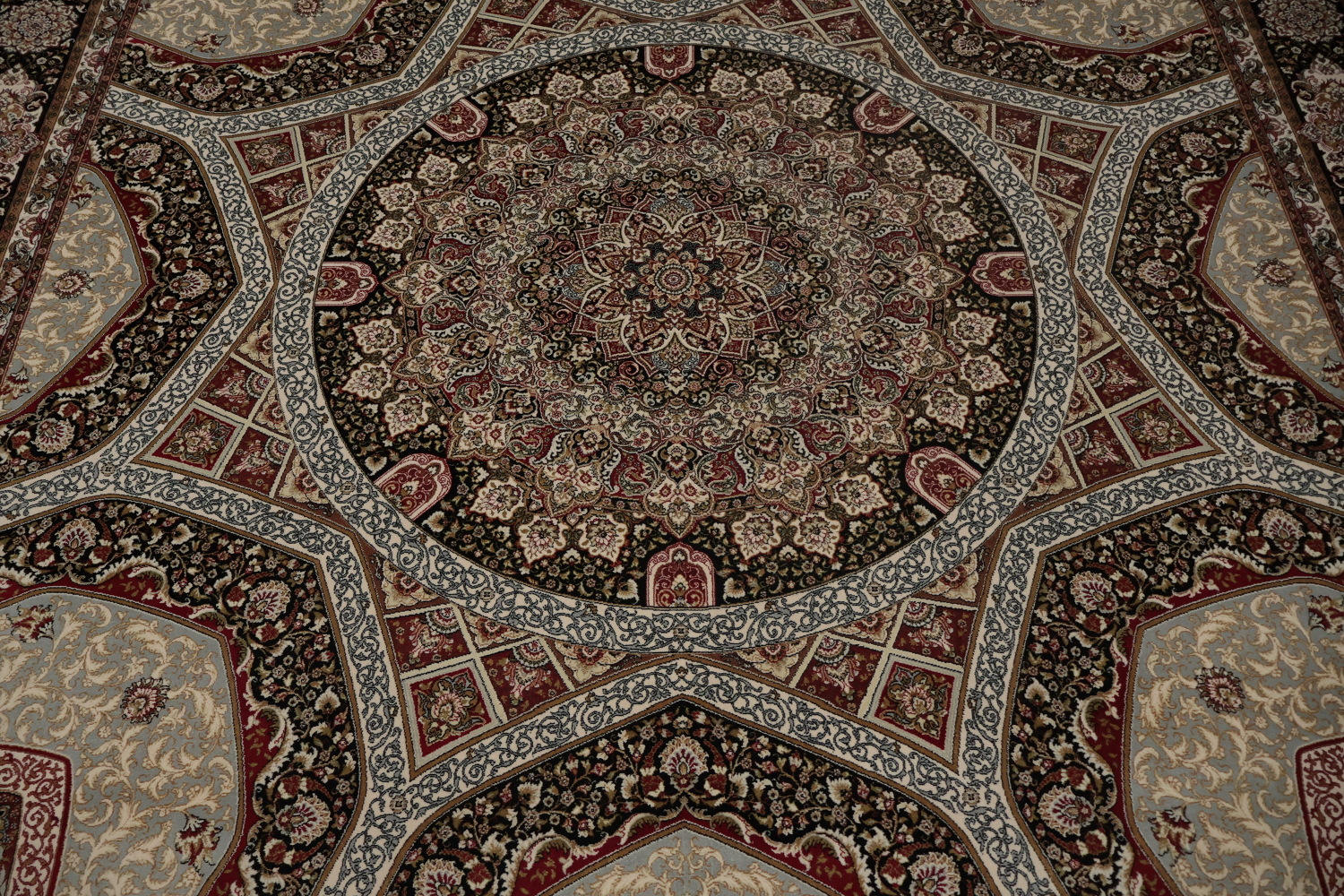 Elegant Traditional Paisley Design Rug with Intricate Patterns 7x10