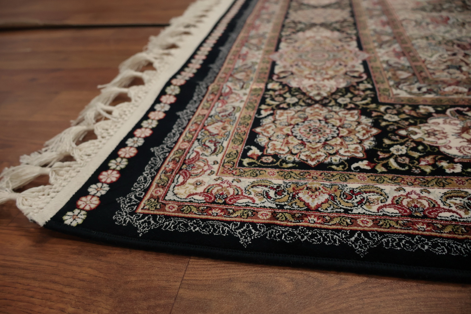 Elegant Traditional Paisley Design Rug with Intricate Patterns 7x10