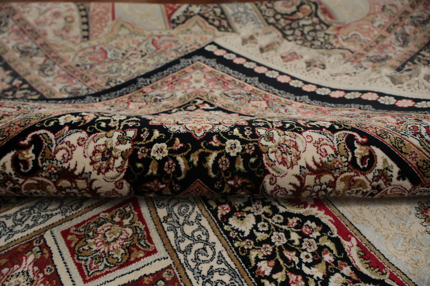 Elegant Traditional Paisley Design Rug with Intricate Patterns 7x10