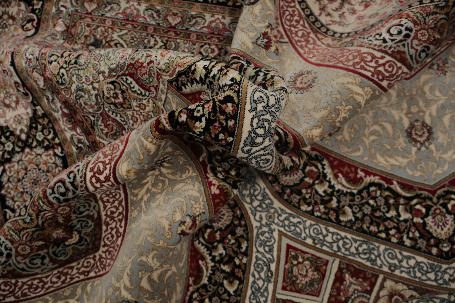 Elegant Traditional Paisley Design Rug with Intricate Patterns 7x10