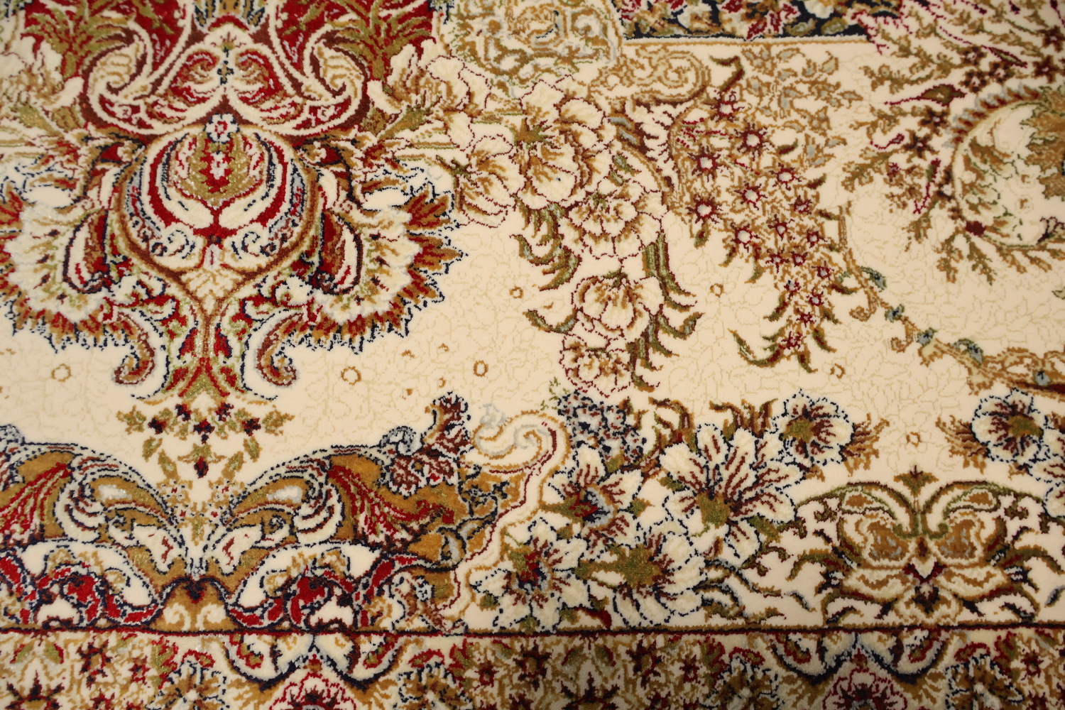 Luxury Persian-Inspired Rug with Intricate Blue Medallion Design 7x10