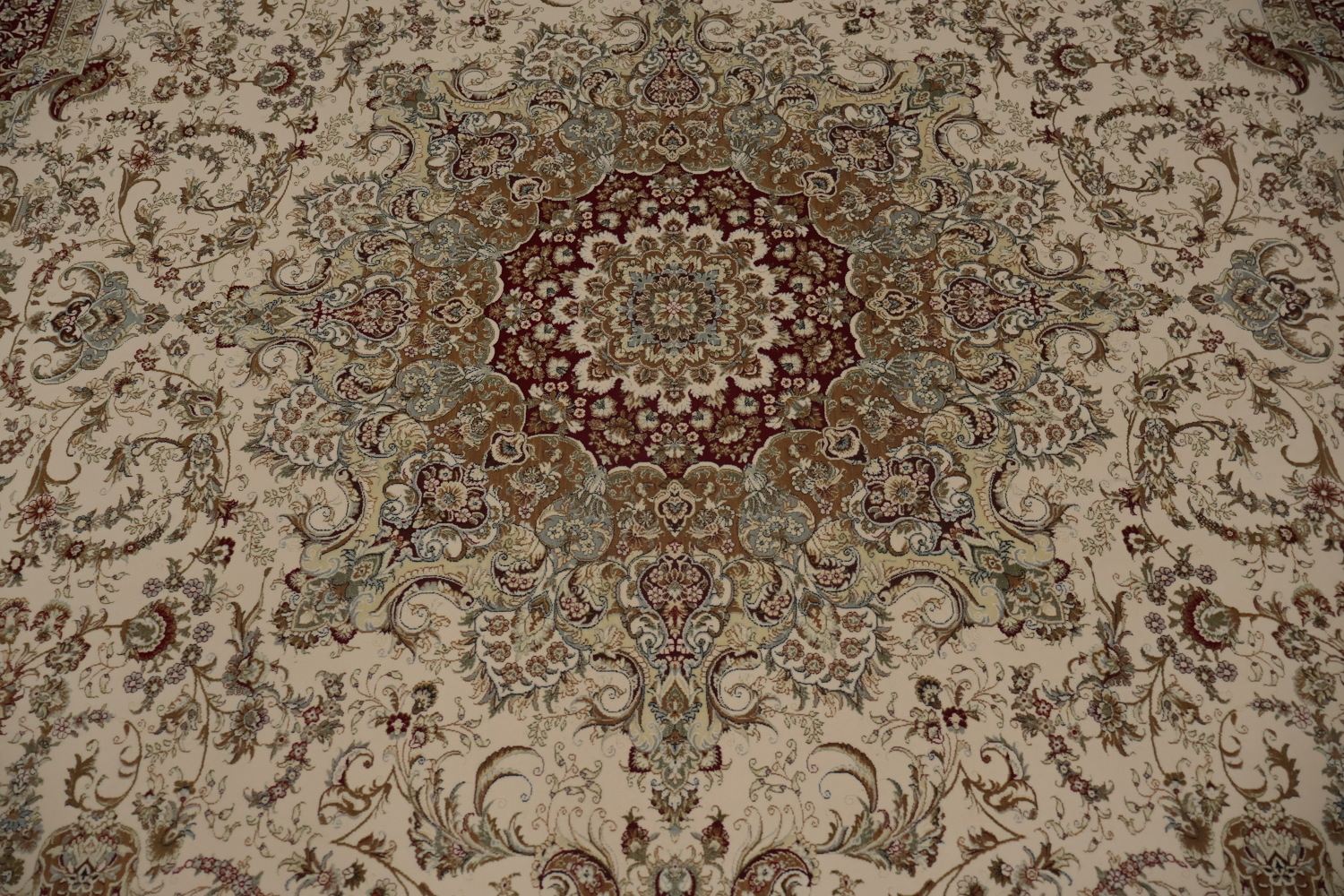 Traditional Elegance Qum Area Rug 7x10 for Home Decor