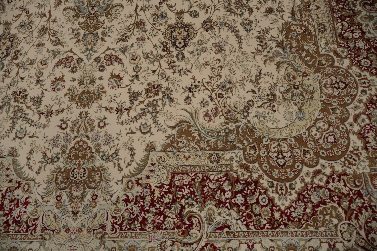 Traditional Elegance Qum Area Rug 7x10 for Home Decor