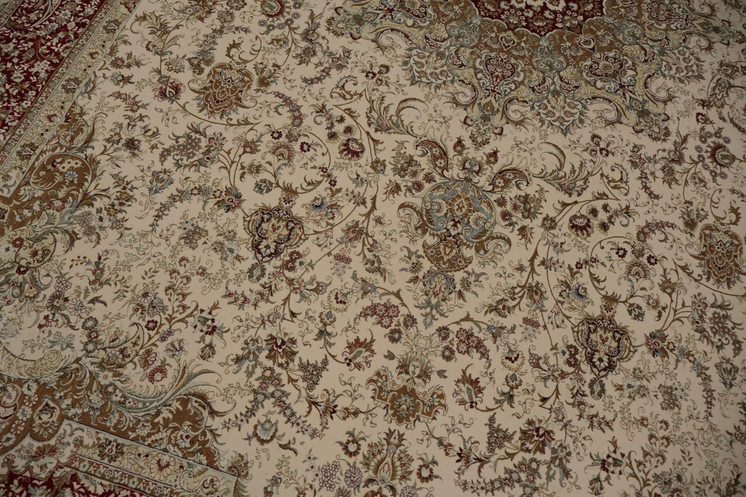 Traditional Elegance Qum Area Rug 7x10 for Home Decor