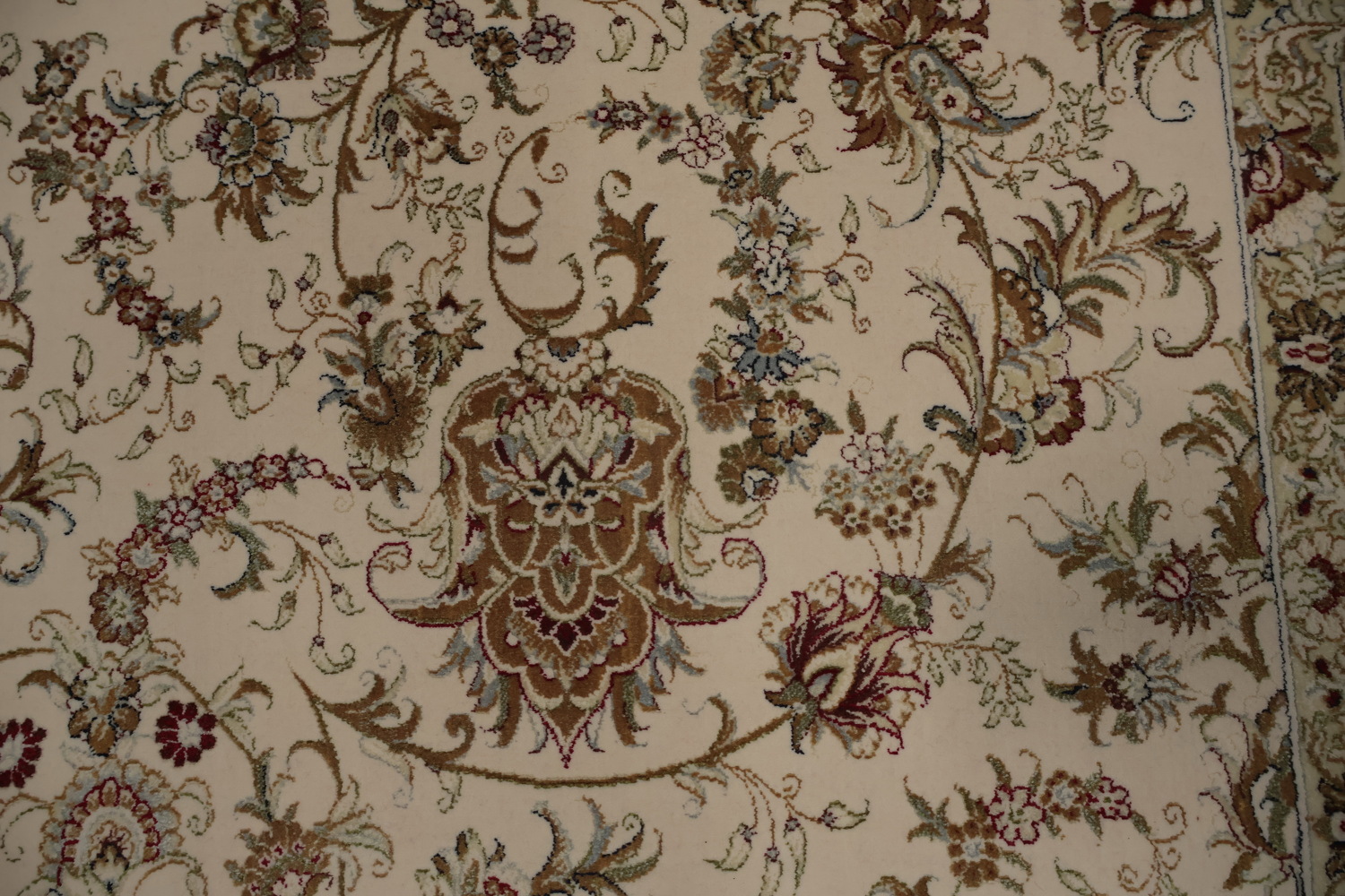 Traditional Elegance Qum Area Rug 7x10 for Home Decor