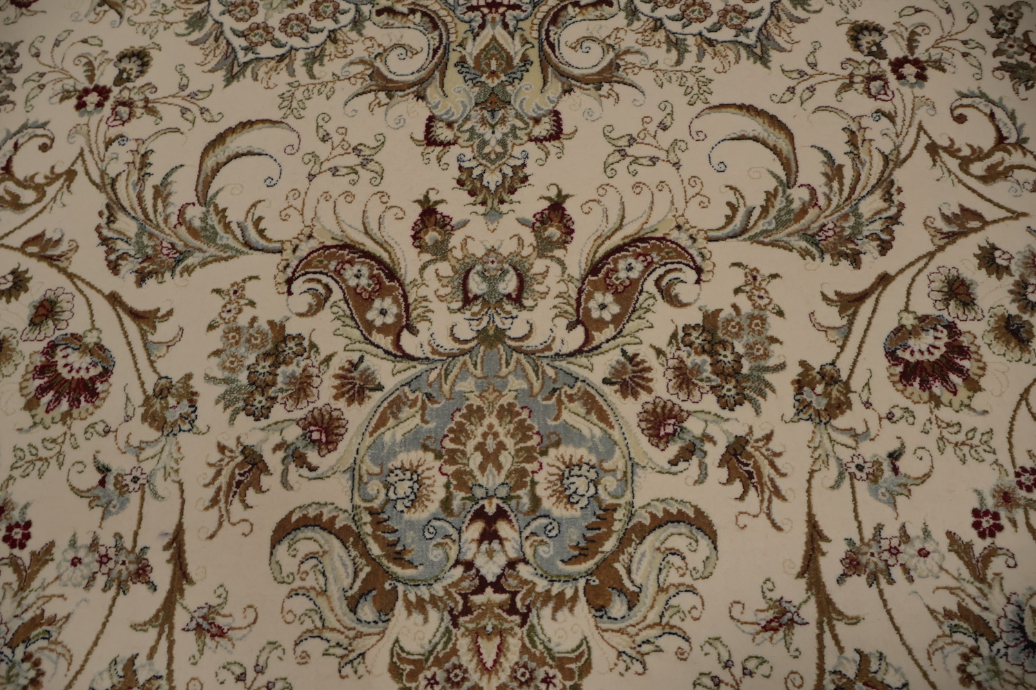Traditional Elegance Qum Area Rug 7x10 for Home Decor