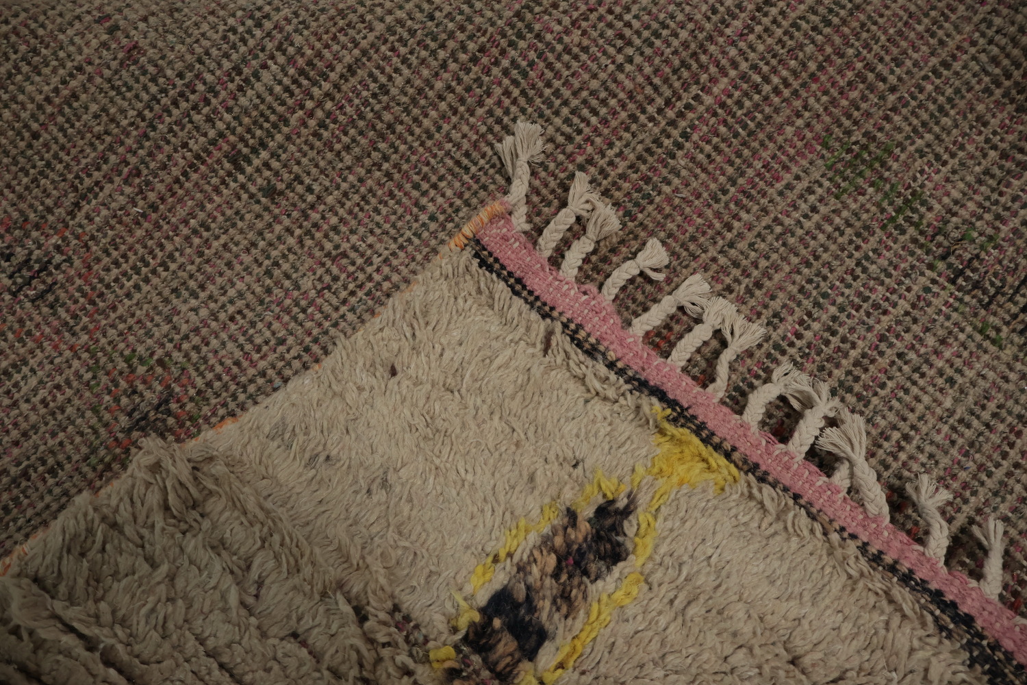 Exquisite Tribal Moroccan Area Rug 6x10 Perfect for Eclectic Spaces