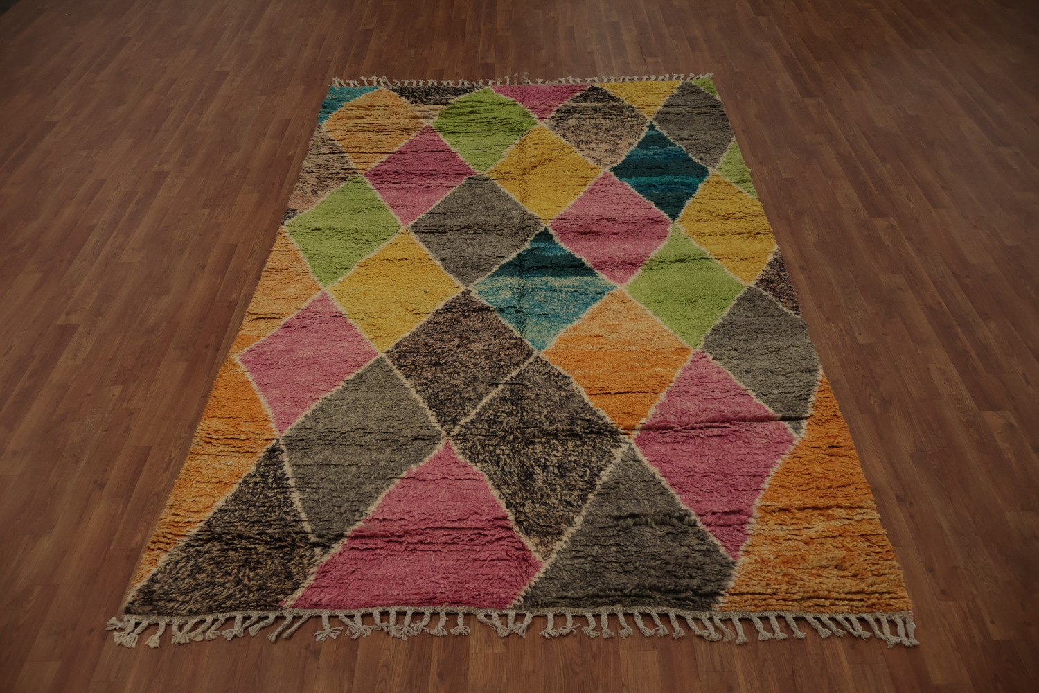 Diamond Motif Moroccan Area Rug 6x9 for Artistic Home Displays