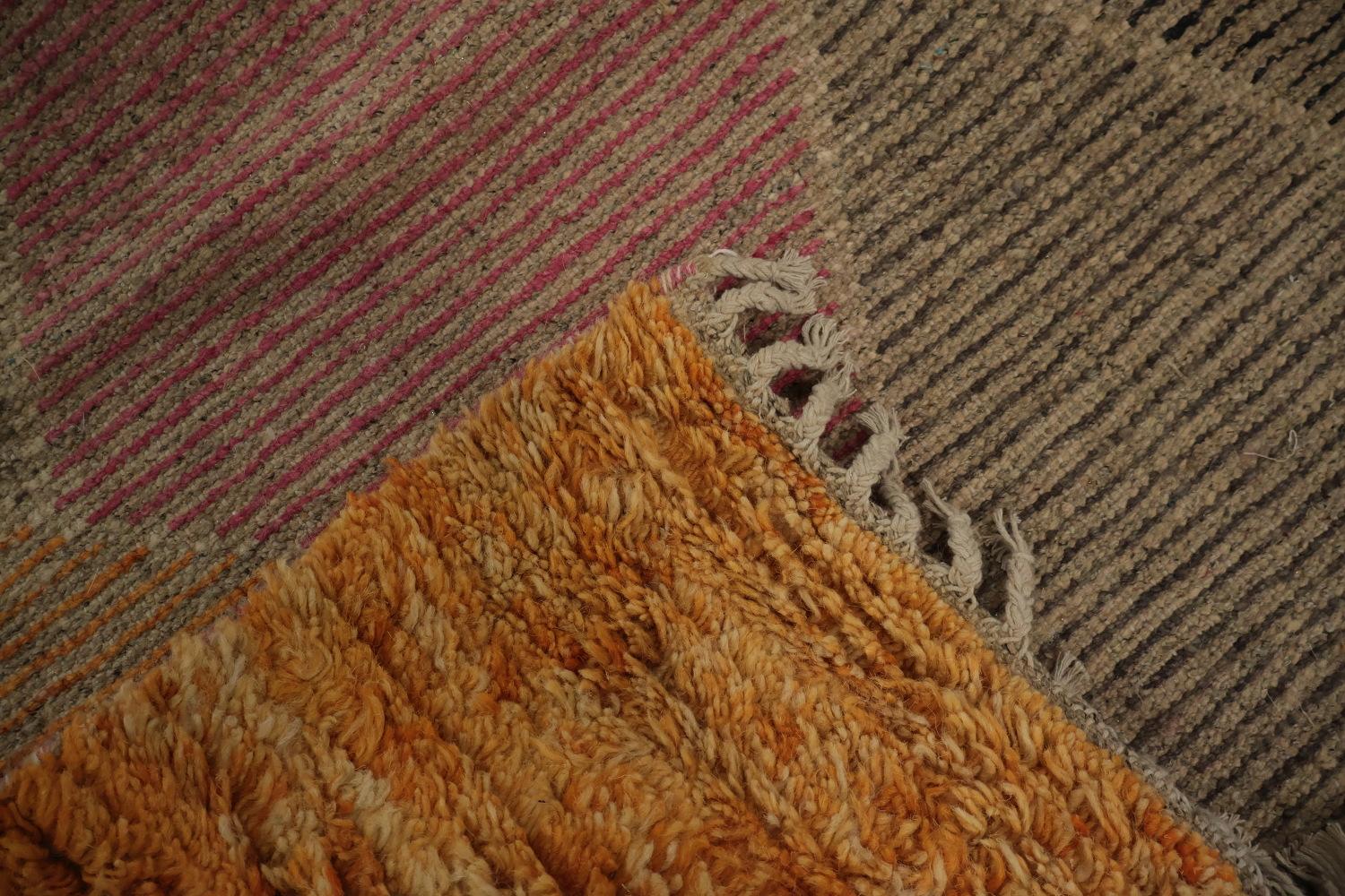 Diamond Motif Moroccan Area Rug 6x9 for Artistic Home Displays