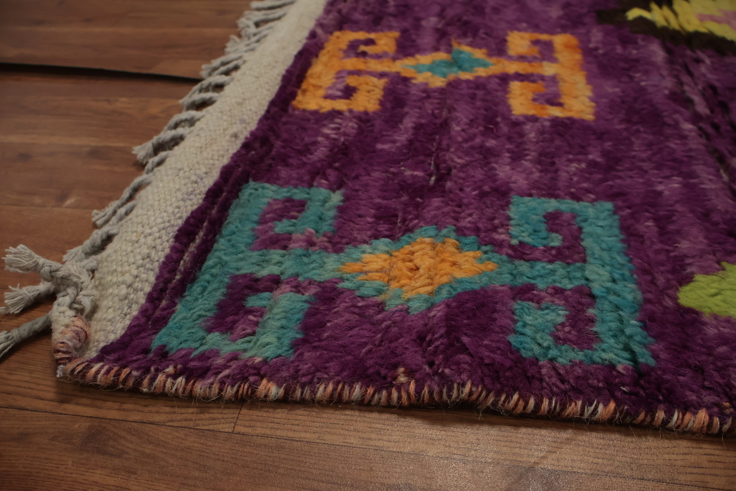 Vibrant Plush Moroccan Area Rug 6x9 with Rich Purple Background