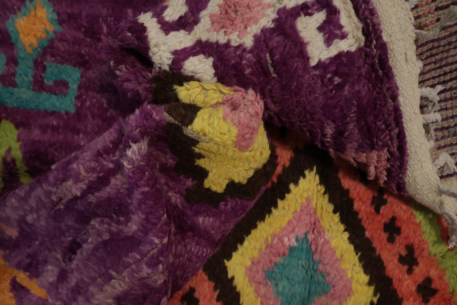 Vibrant Plush Moroccan Area Rug 6x9 with Rich Purple Background