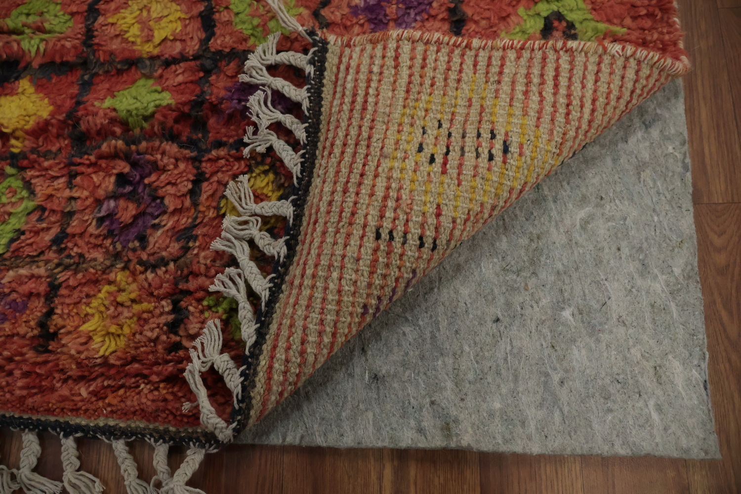 Diamond-Patterned Moroccan Area Rug 7x10 for Modern Interiors
