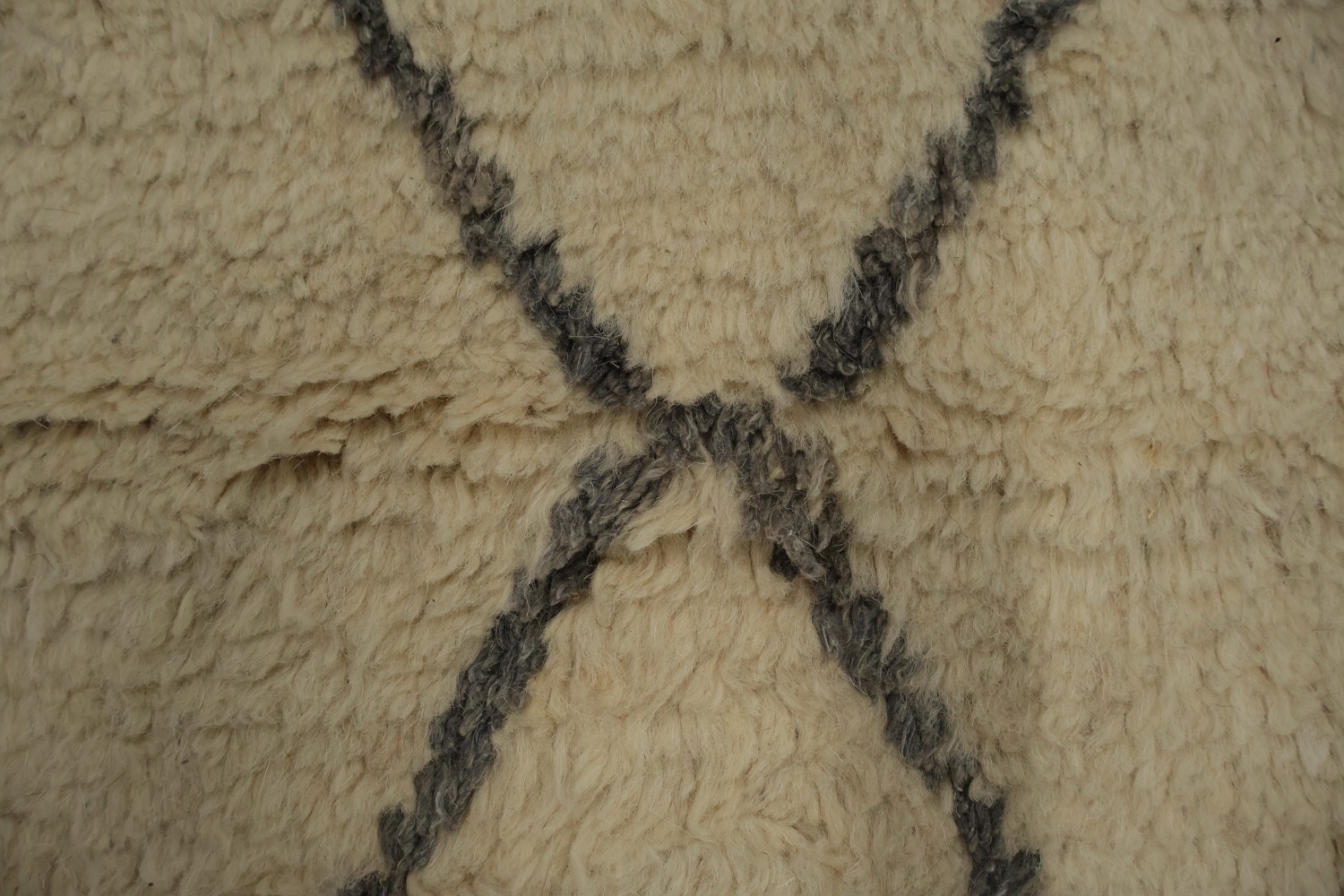 Minimalist Moroccan Wool Area Rug 6x9 in Neutral Beige Tones