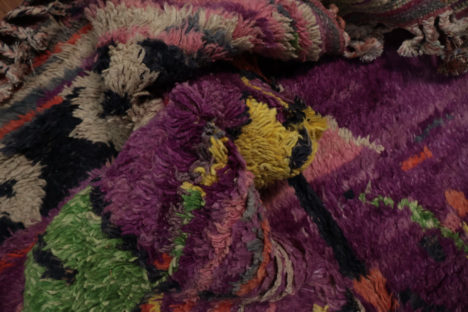 Chic and Artistic Plush Moroccan Area Rug 6x10 to Brighten Up Any Space