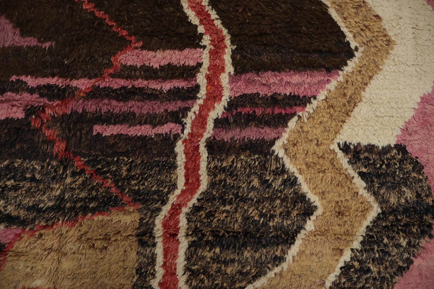 Abstract Plush Moroccan Area Rug 8x11 with Bold Geometric Patterns