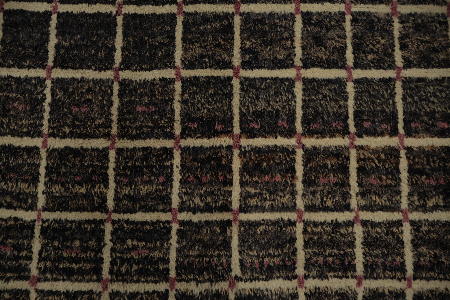 Chic Black and Navy Checkered Moroccan Area Rug for Living Room 10'x15'