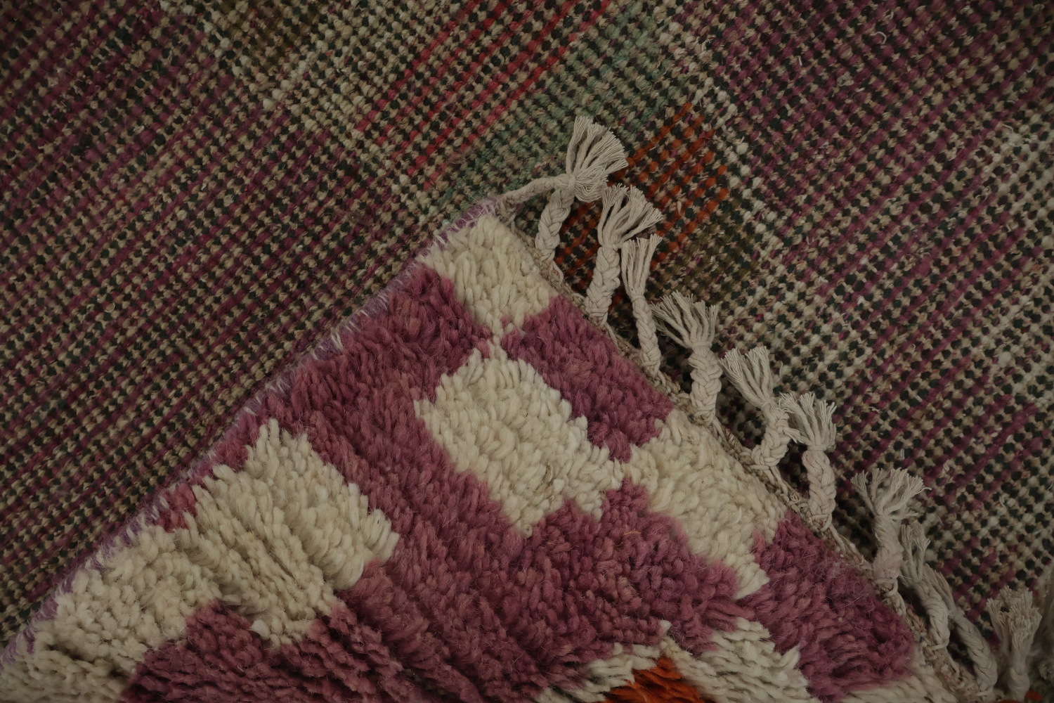 Vibrant Patterns in Artistic Plush Moroccan Area Rug 6x10