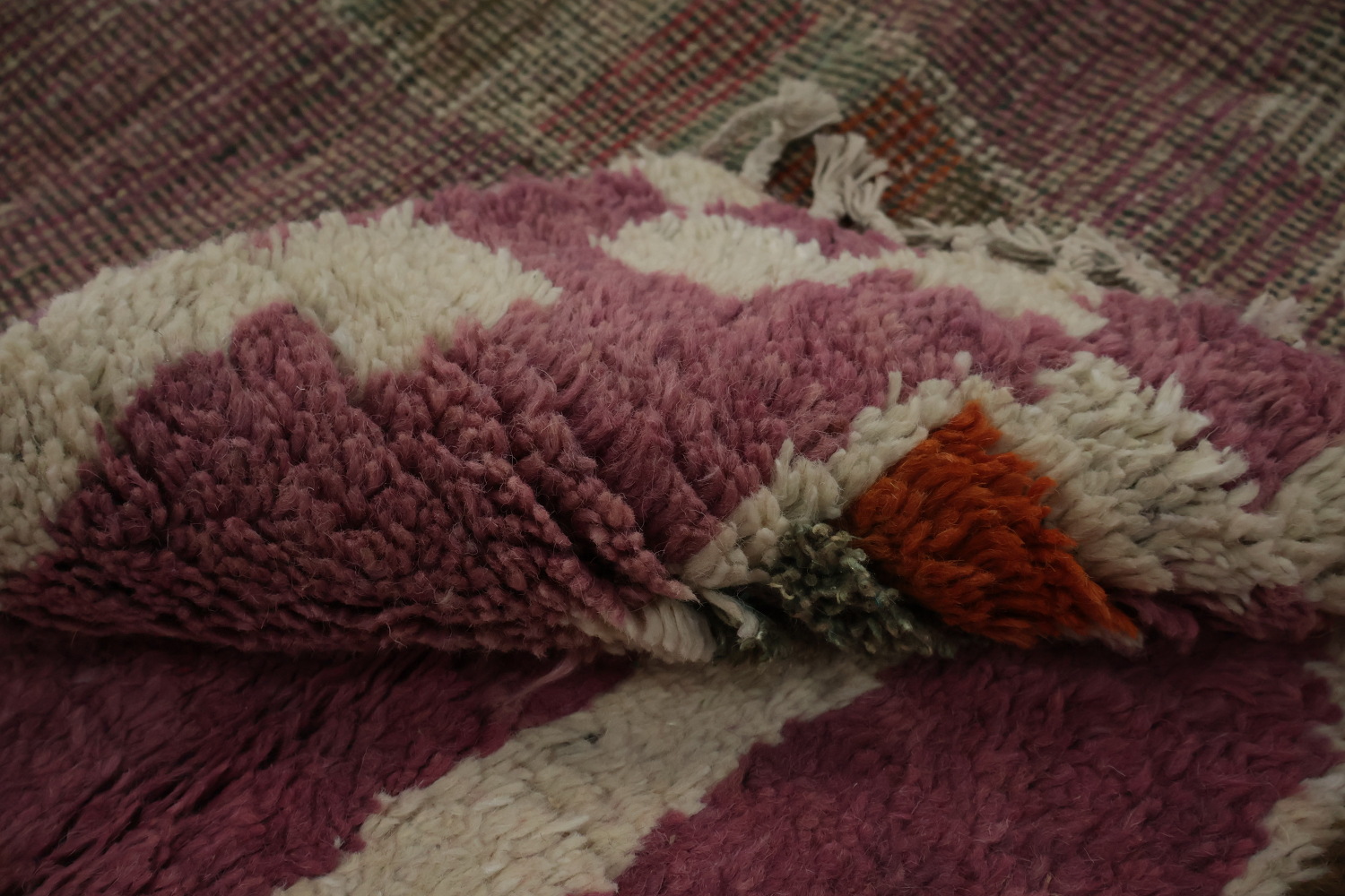 Vibrant Patterns in Artistic Plush Moroccan Area Rug 6x10