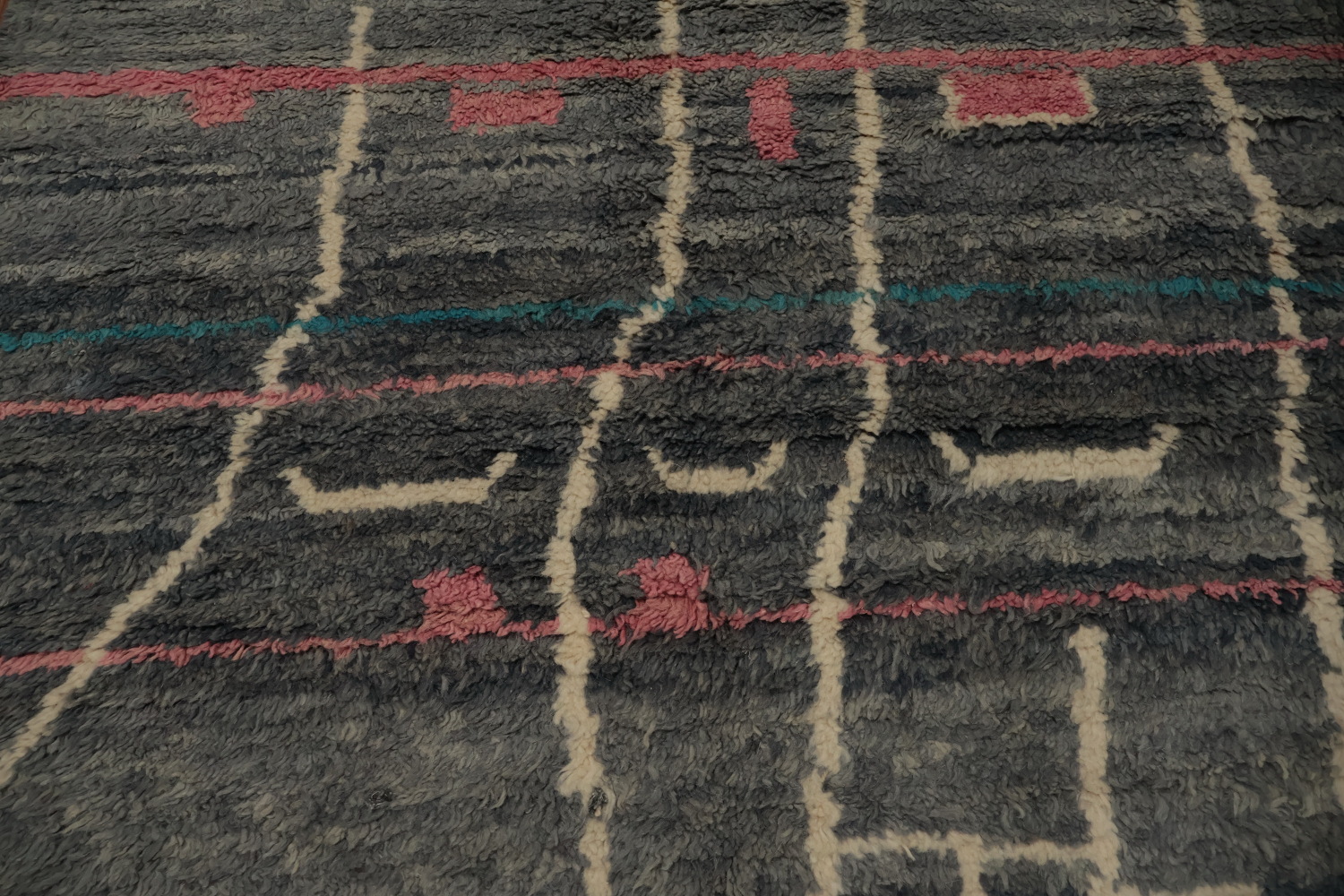Modern Art-Inspired Moroccan Area Rug 9x13 with Elegant Line Work
