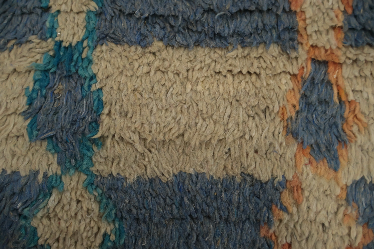 Plush Moroccan Area Rug 7x10 Featuring Unique Pattern Blend Design