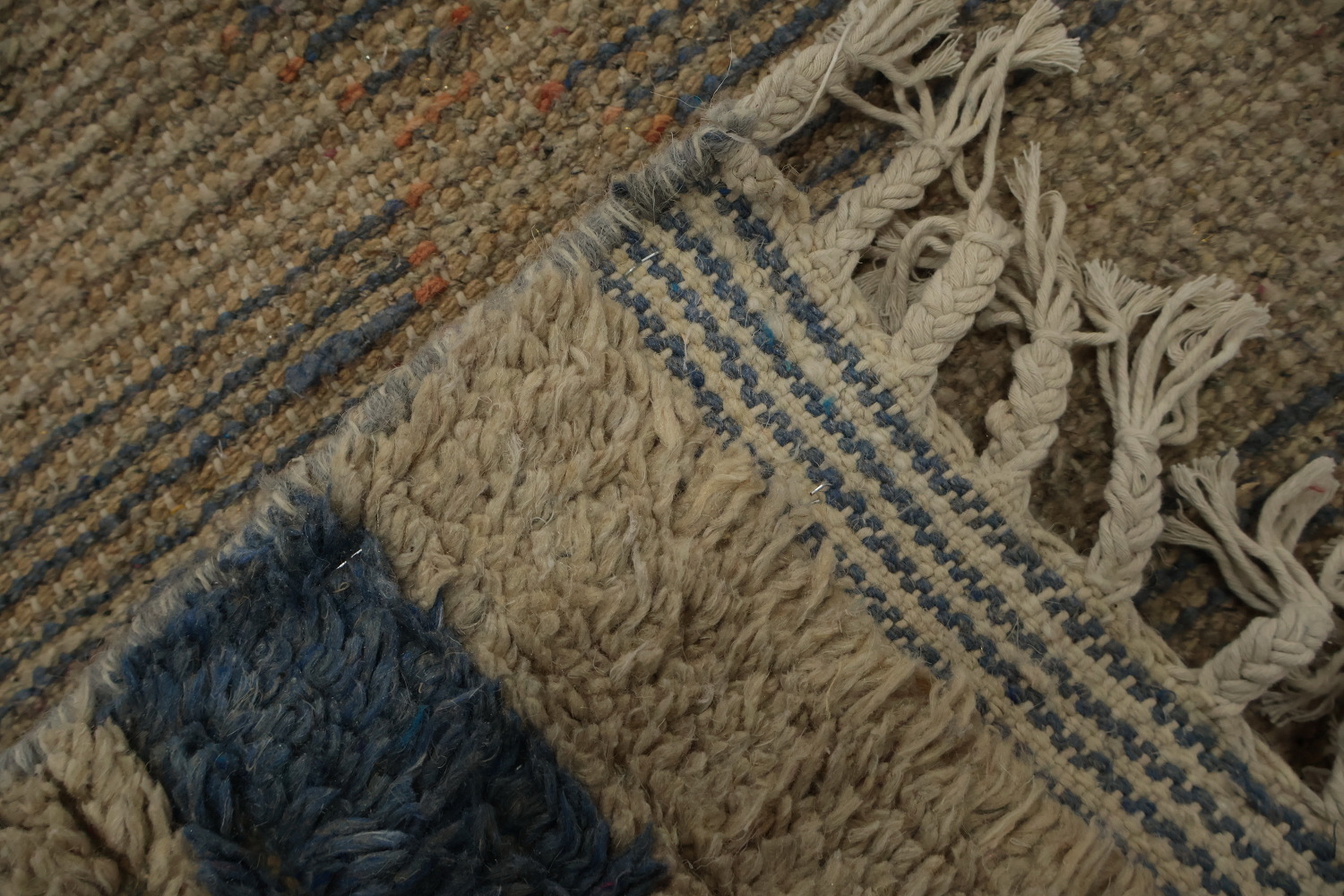 Plush Moroccan Area Rug 7x10 Featuring Unique Pattern Blend Design