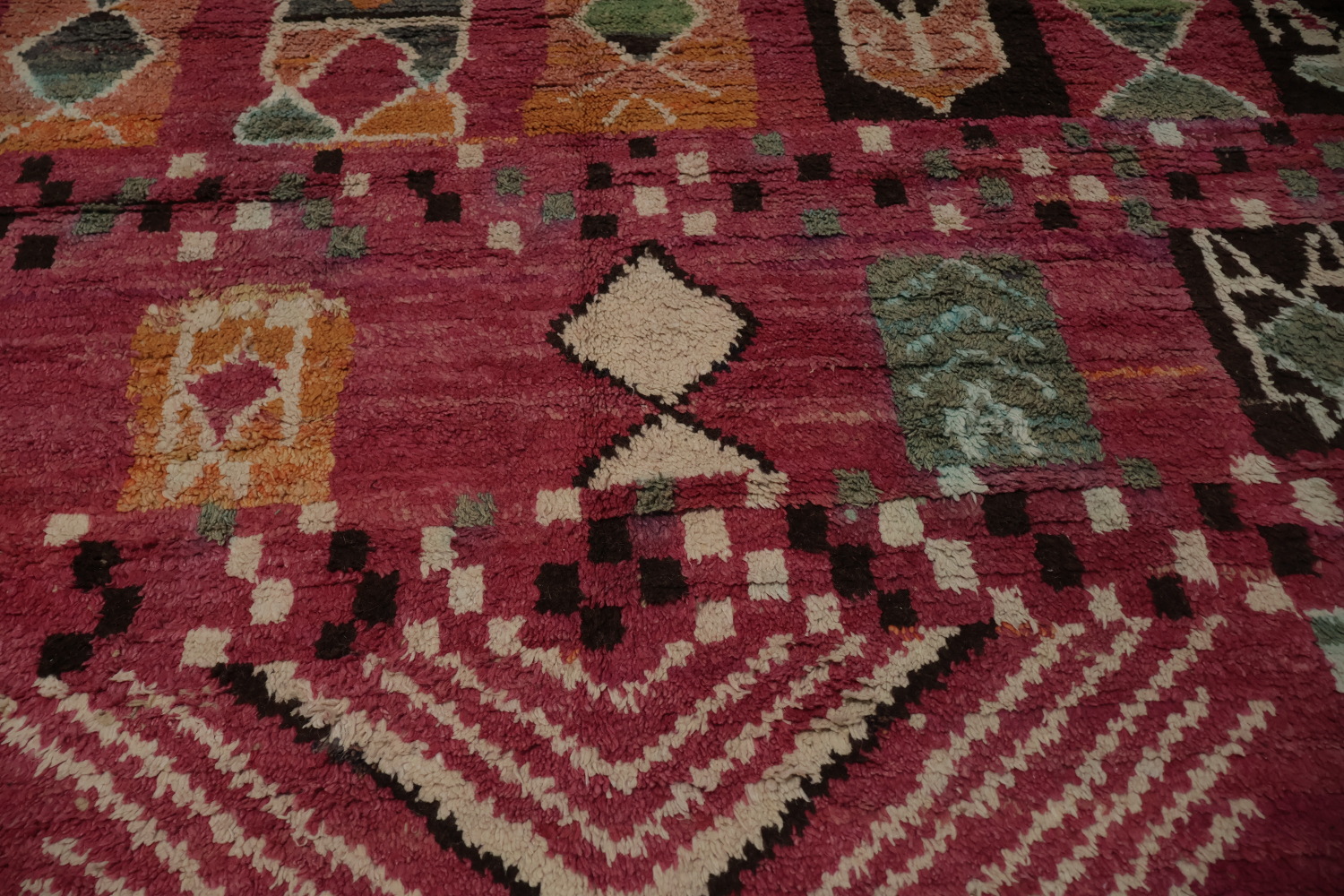 Bright and Bold: An Artistic Geometric Moroccan Large Rug 10x15