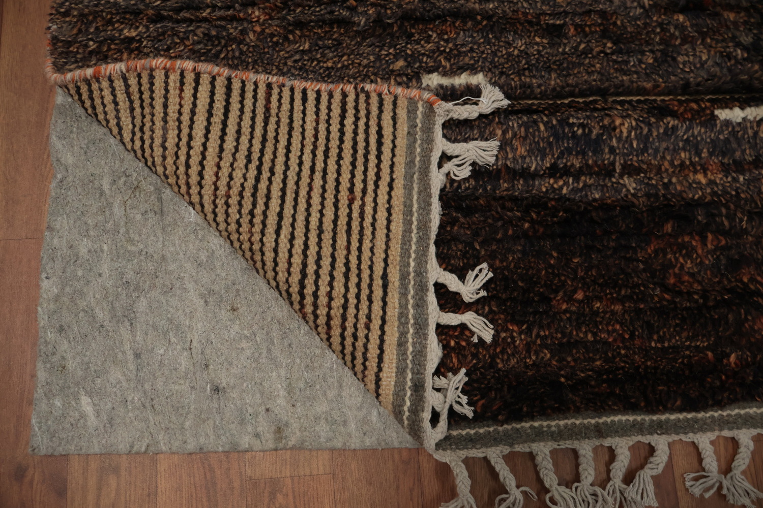 Plush Moroccan Area Rug 6x10 in Warm Tones with Artistic Highlights