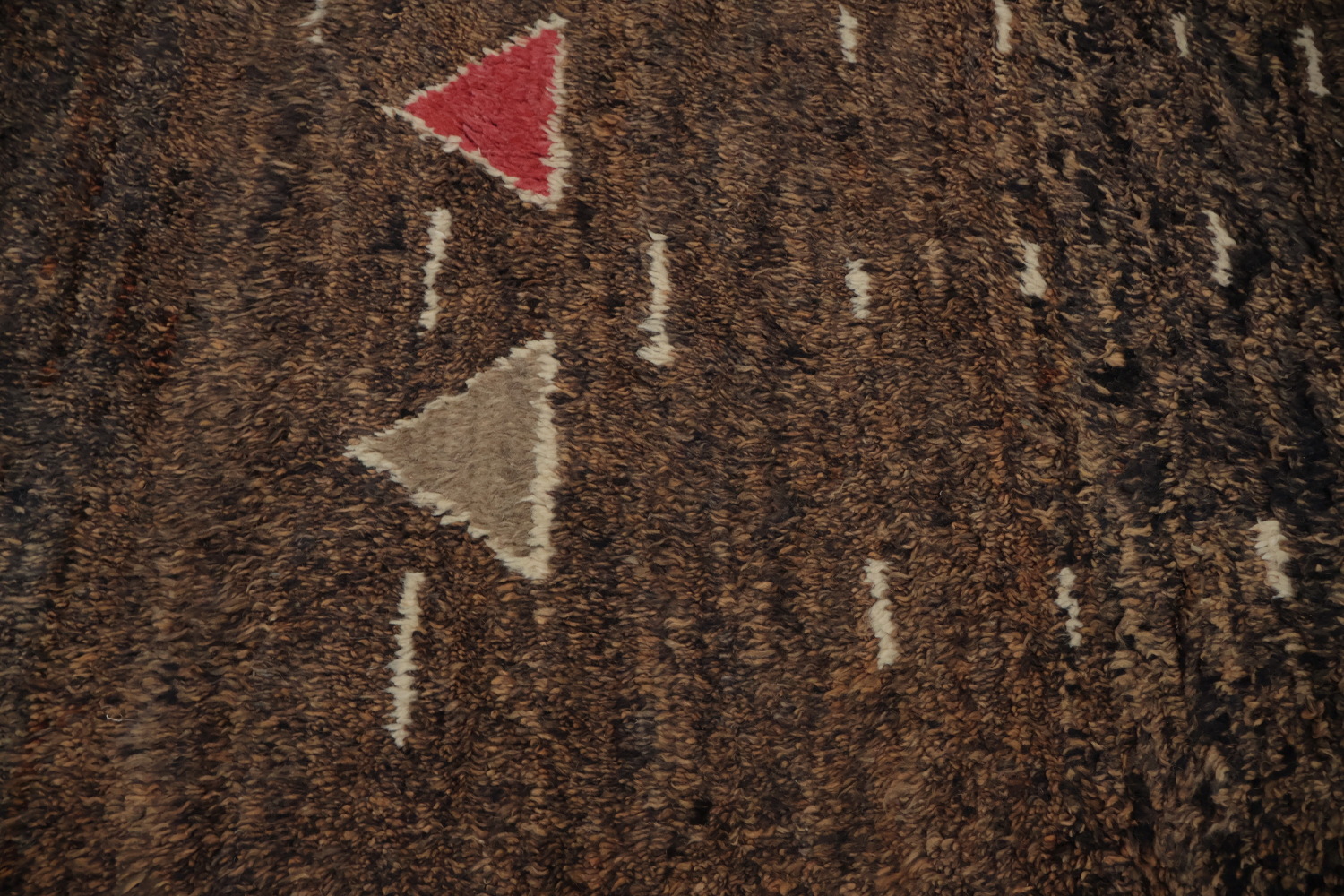 Plush Moroccan Area Rug 6x10 in Warm Tones with Artistic Highlights