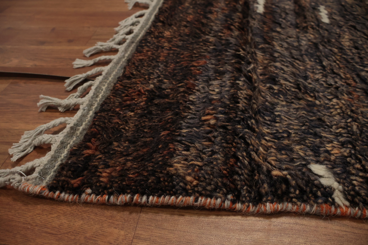 Plush Moroccan Area Rug 6x10 in Warm Tones with Artistic Highlights