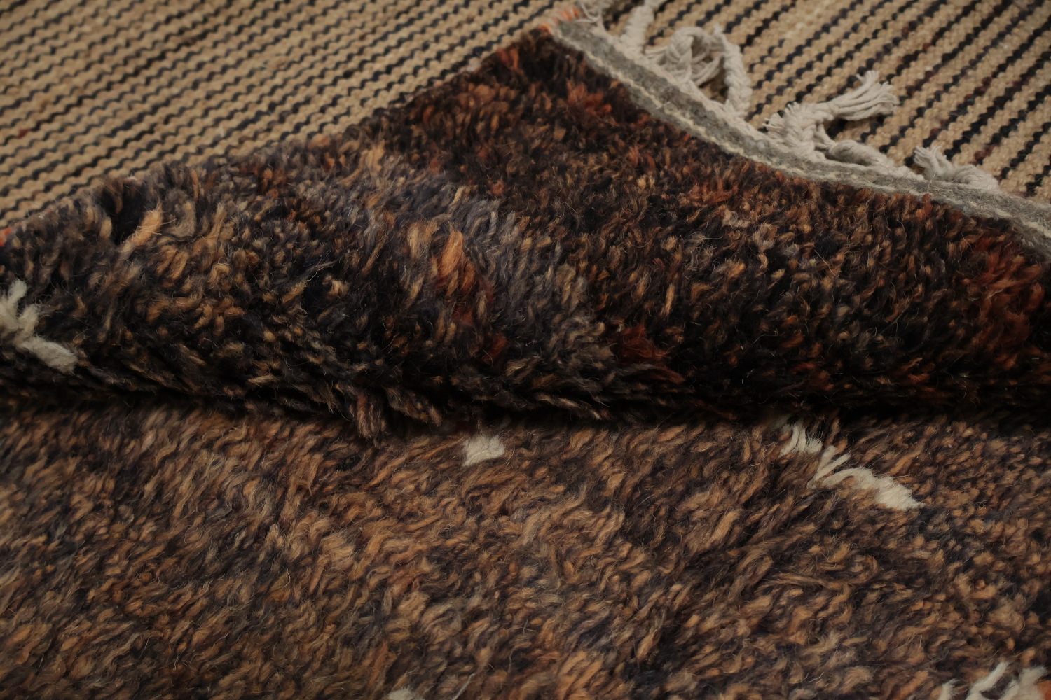 Plush Moroccan Area Rug 6x10 in Warm Tones with Artistic Highlights