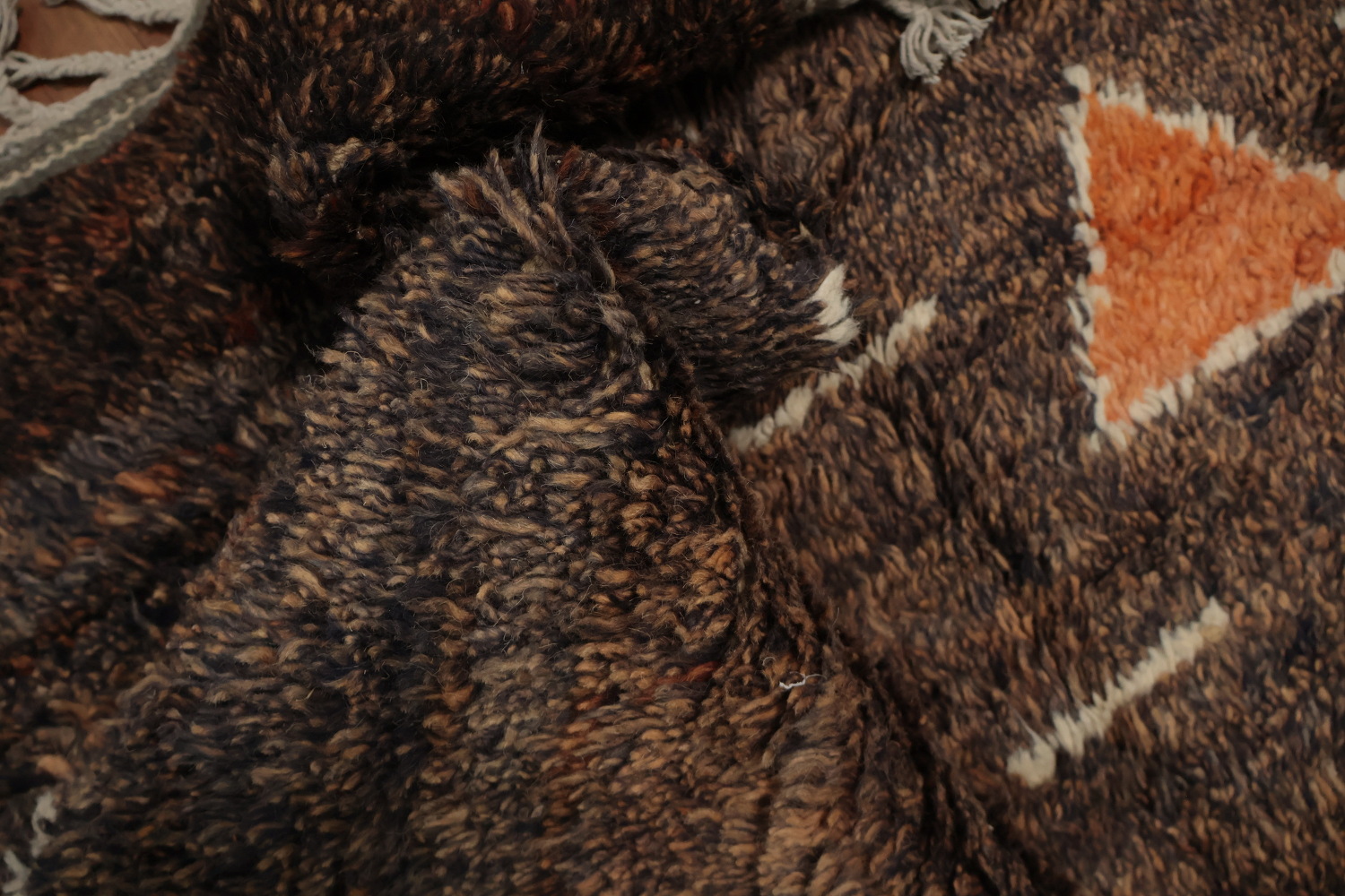 Plush Moroccan Area Rug 6x10 in Warm Tones with Artistic Highlights