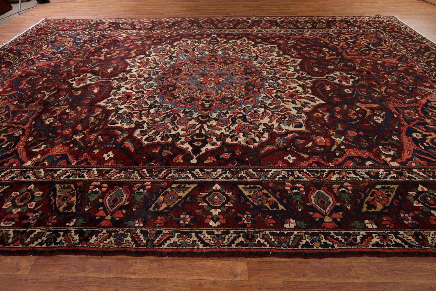 Antique Wool Handmade Bakhtiari Persian Large Rug 11x17