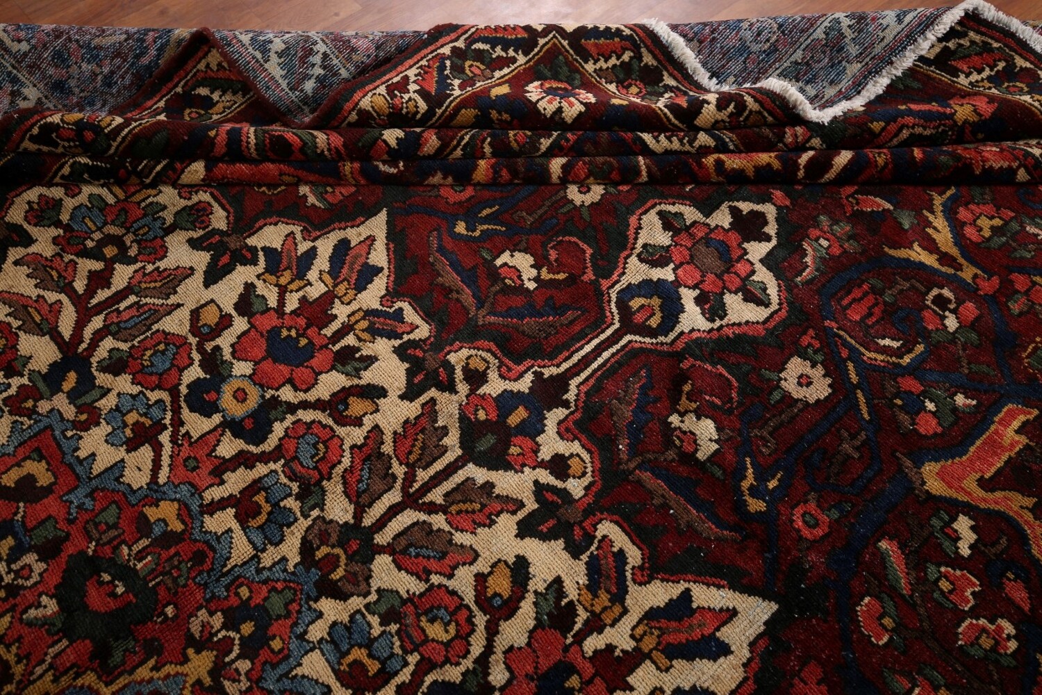 Antique Wool Handmade Bakhtiari Persian Large Rug 11x17