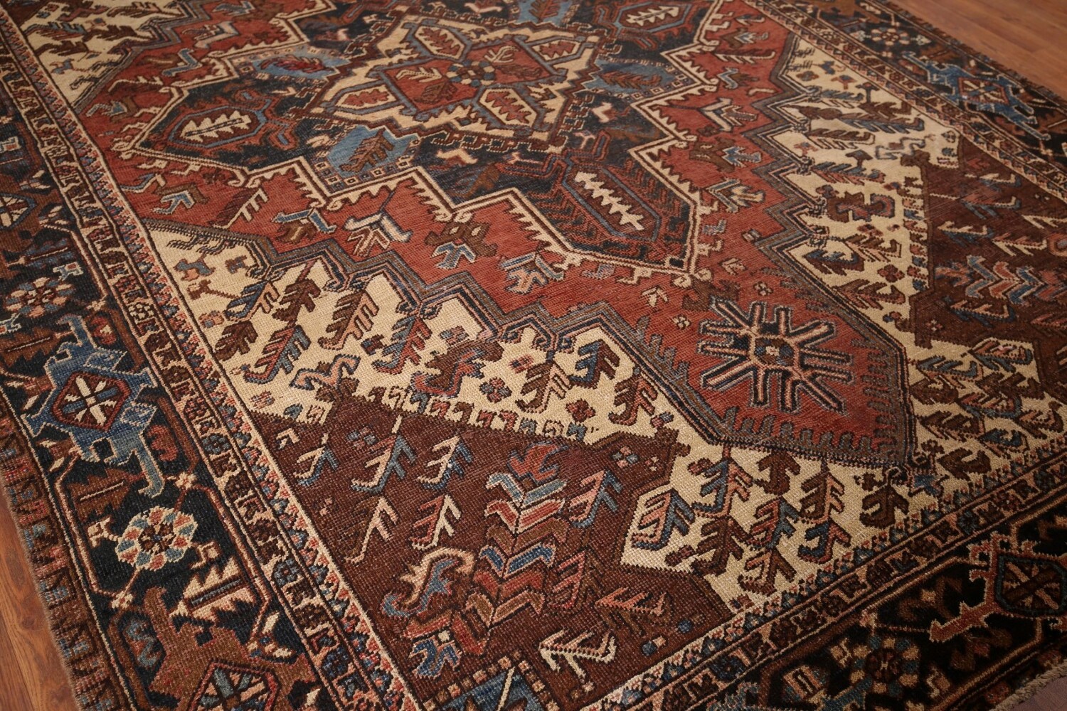 Pre-1900 Antique Heris Serapi Persian Area Rug 7x10