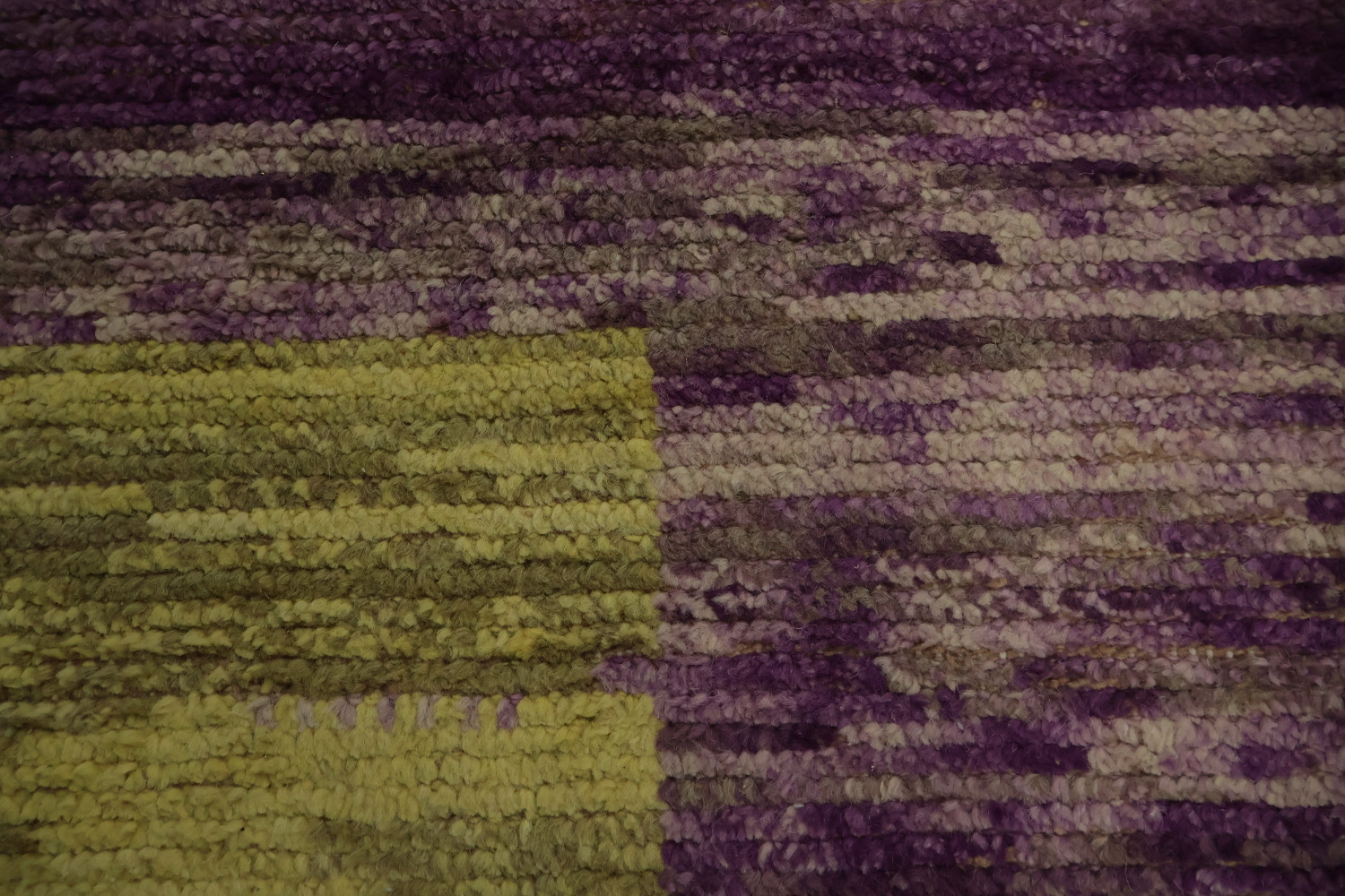 Stylish Abstract Moroccan Area Rug 9x13 Modern Design for Chic Interiors