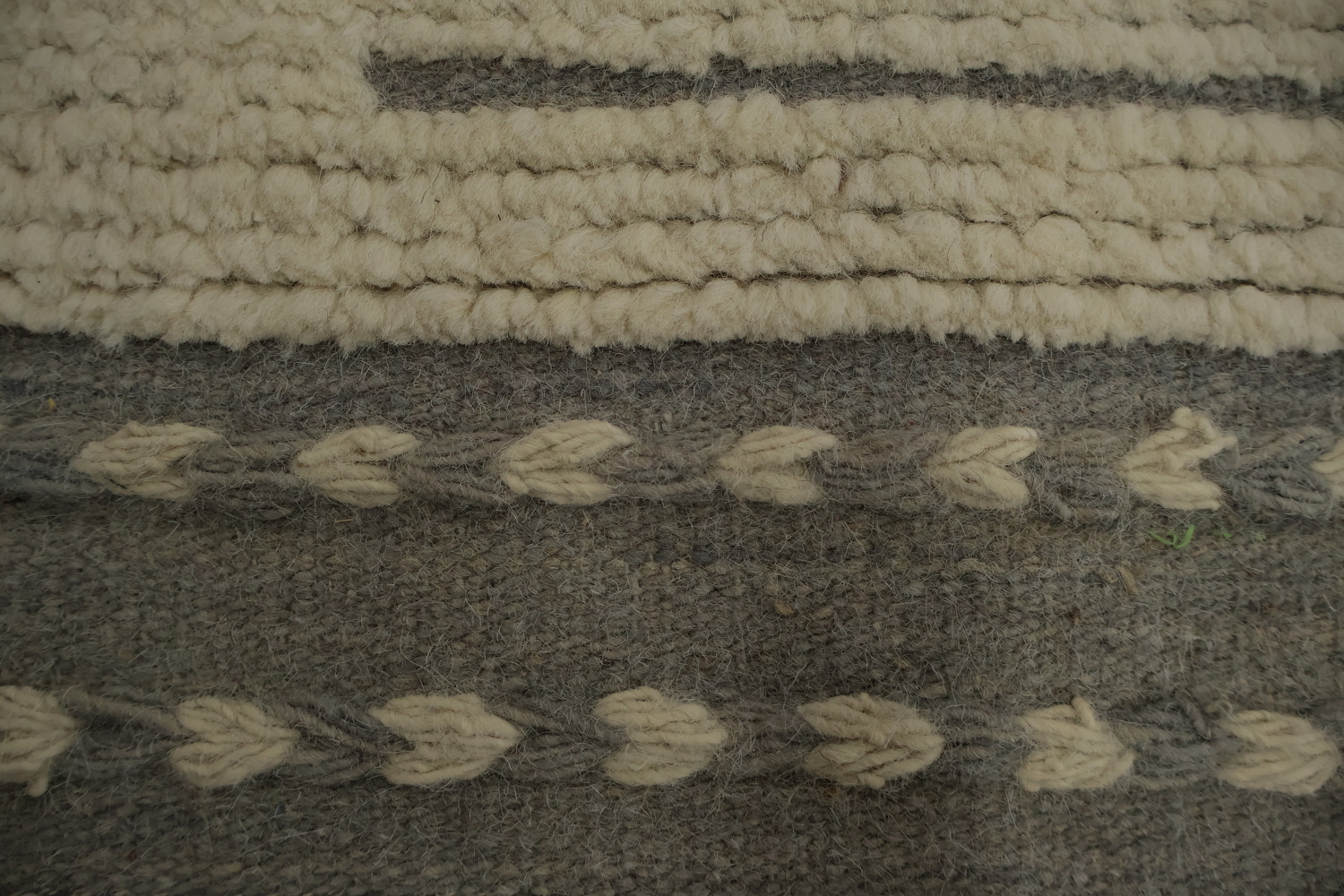 Moroccan Modern Area Rug 9x13 Boasting Stylish Minimalist Lines